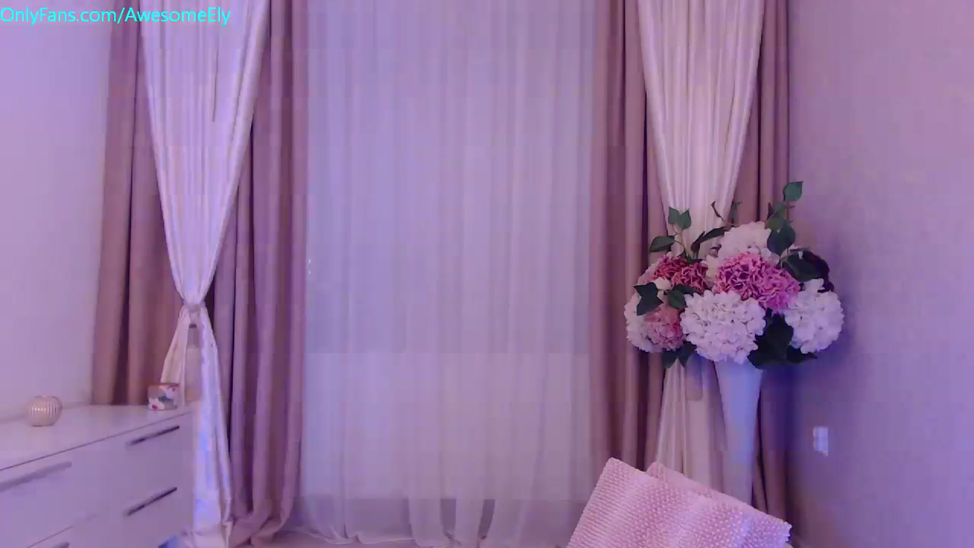 Gallery image thumbnail from AwesomeEly's myfreecams stream on, 11/24/2023, 10:21 image 10 of 20