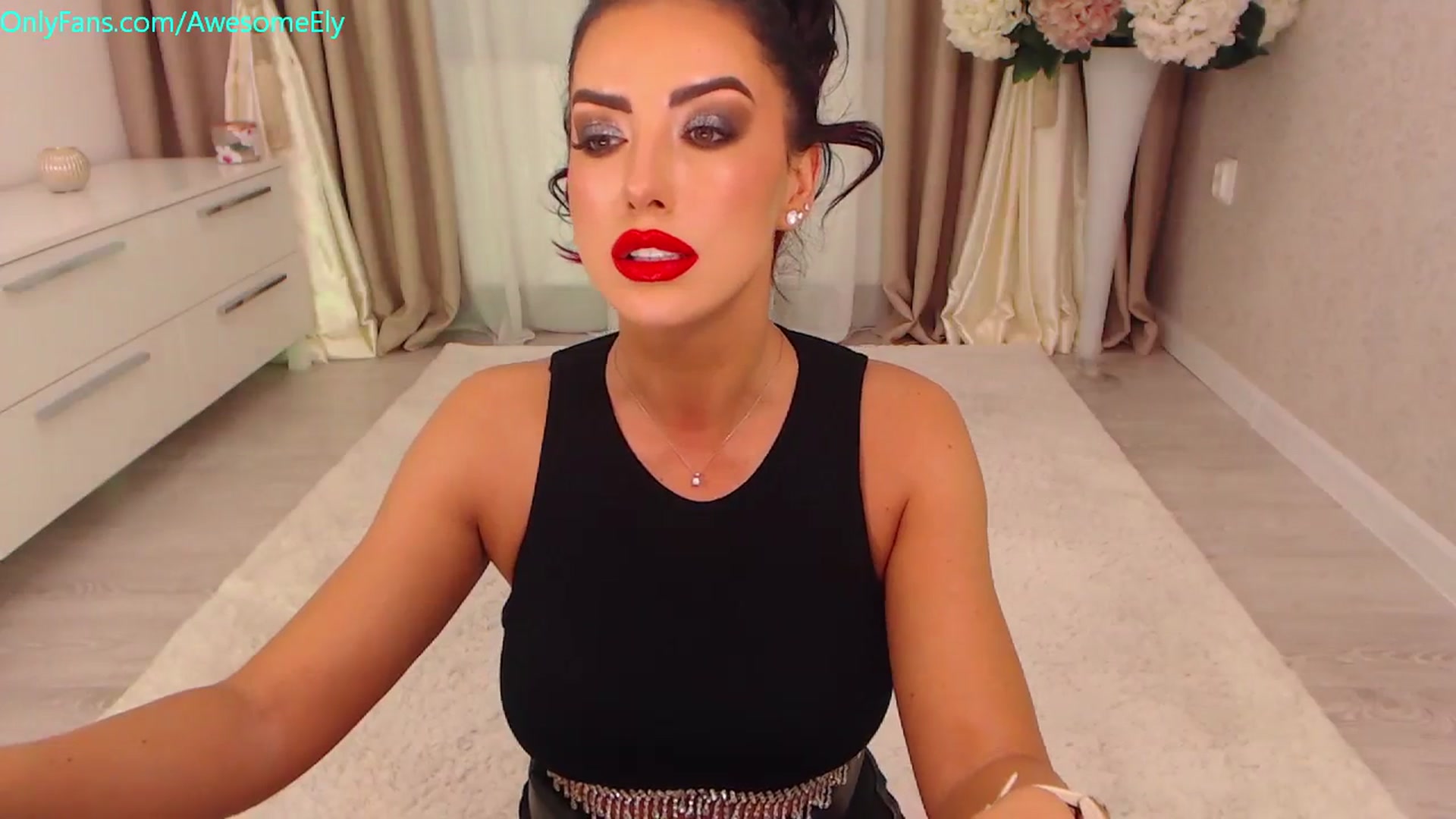 Gallery image thumbnail from AwesomeEly's myfreecams stream on, 11/30/2023, 08:02 image 6 of 20