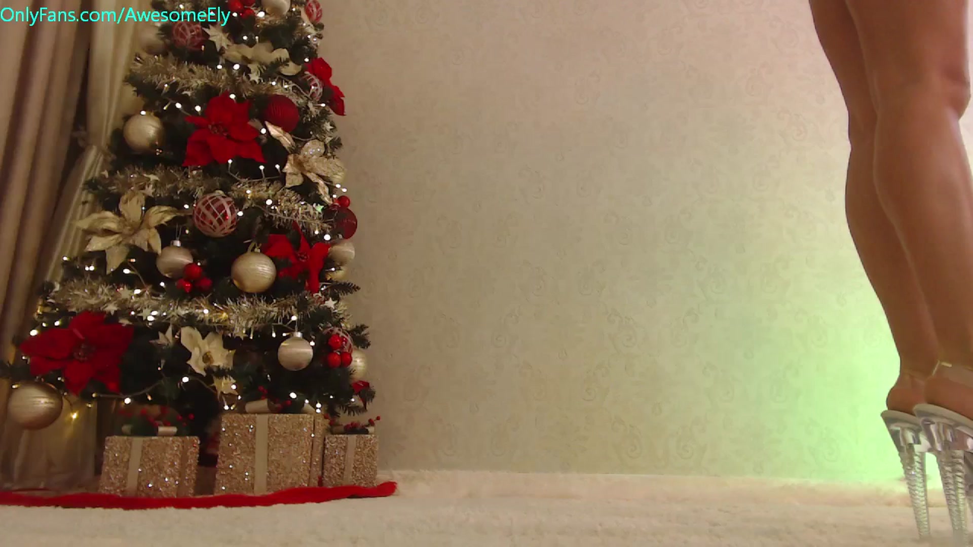 Gallery image thumbnail from AwesomeEly's myfreecams stream on, 12/28/2023, 07:28 image 14 of 20