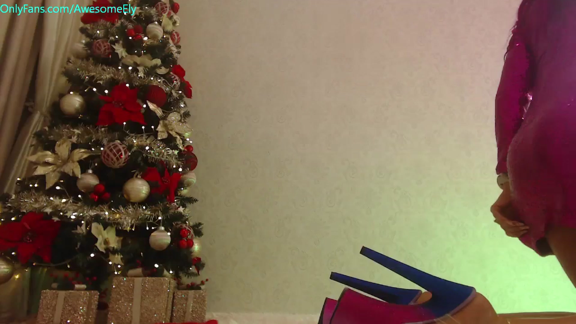 Gallery image thumbnail from AwesomeEly's myfreecams stream on, 12/31/2023, 09:36 image 8 of 20