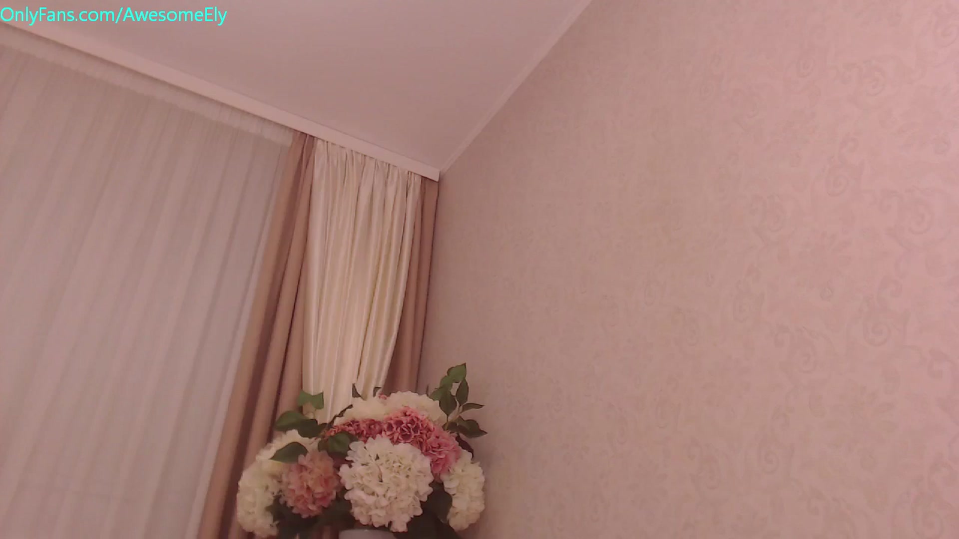 Gallery image thumbnail from AwesomeEly's myfreecams stream on, 02/13/2024, 09:02 image 6 of 20