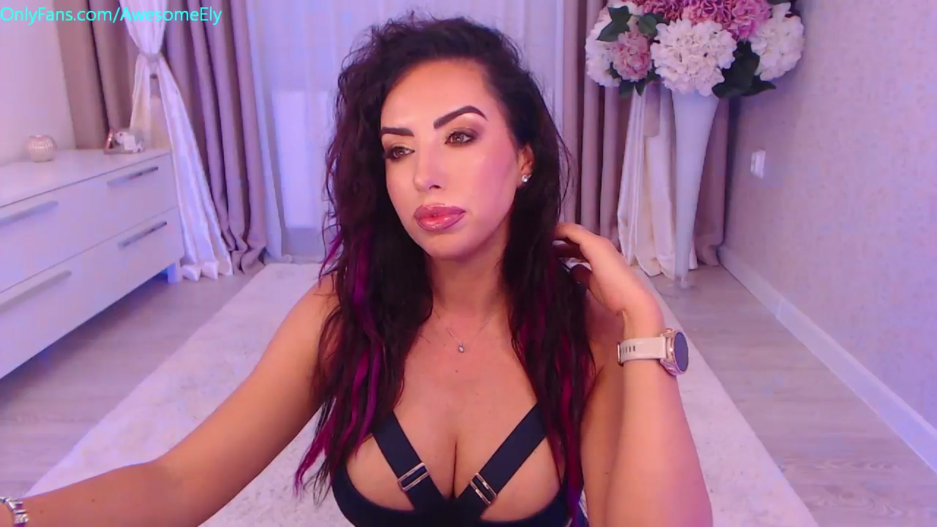 Gallery image thumbnail from AwesomeEly's myfreecams stream on, 02/15/2024, 07:28 image 12 of 20