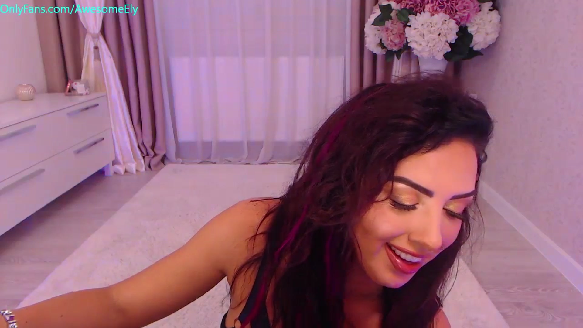 Gallery image thumbnail from AwesomeEly's myfreecams stream on, 02/15/2024, 07:28 image 19 of 20