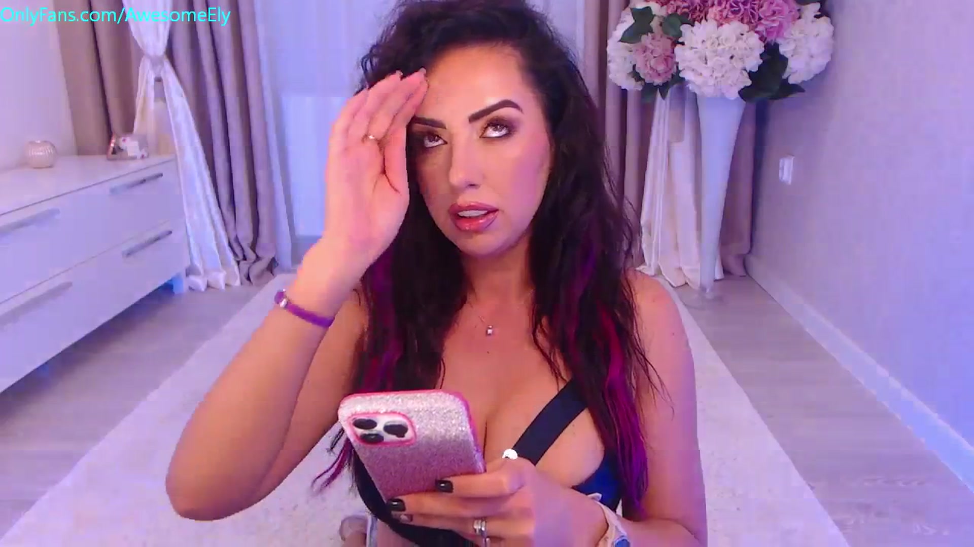 Gallery image thumbnail from AwesomeEly's myfreecams stream on, 02/15/2024, 07:28 image 8 of 20