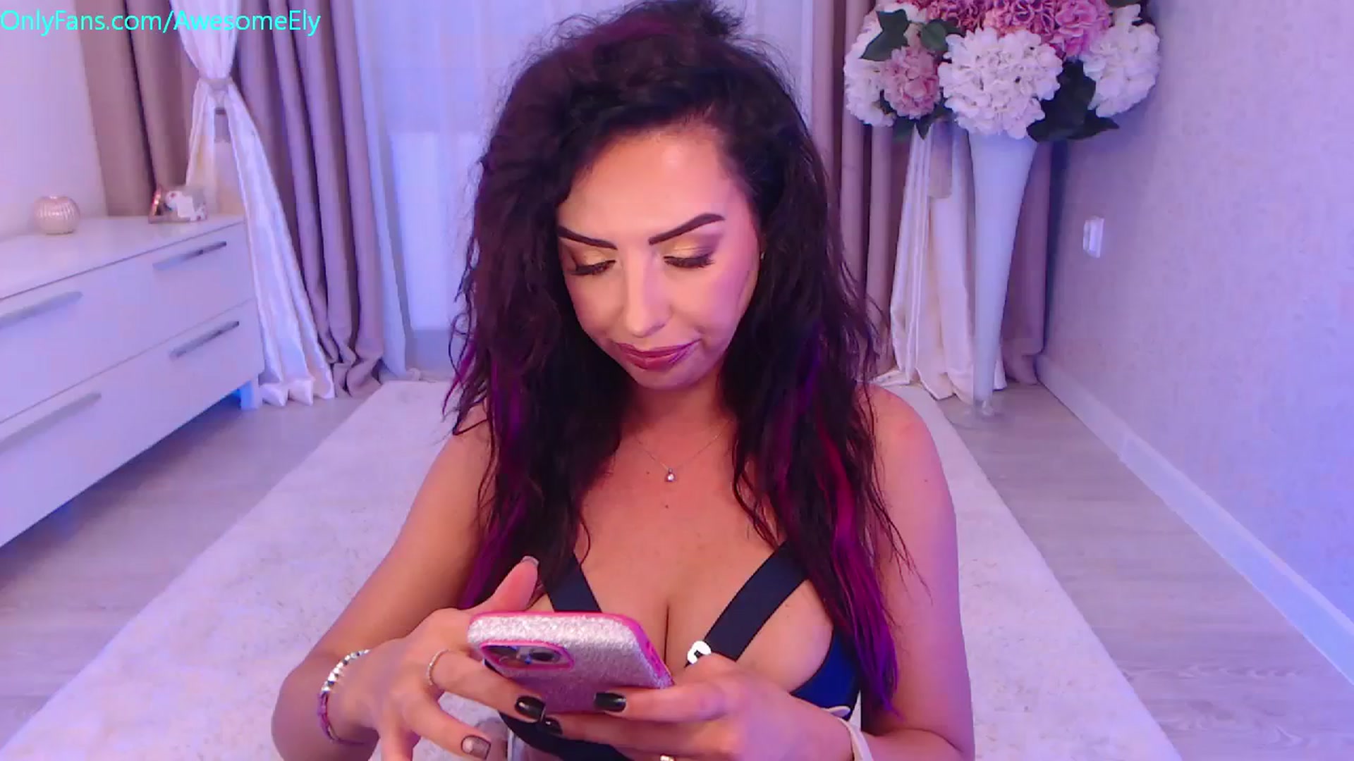 Gallery image thumbnail from AwesomeEly's myfreecams stream on, 02/15/2024, 07:28 image 7 of 20