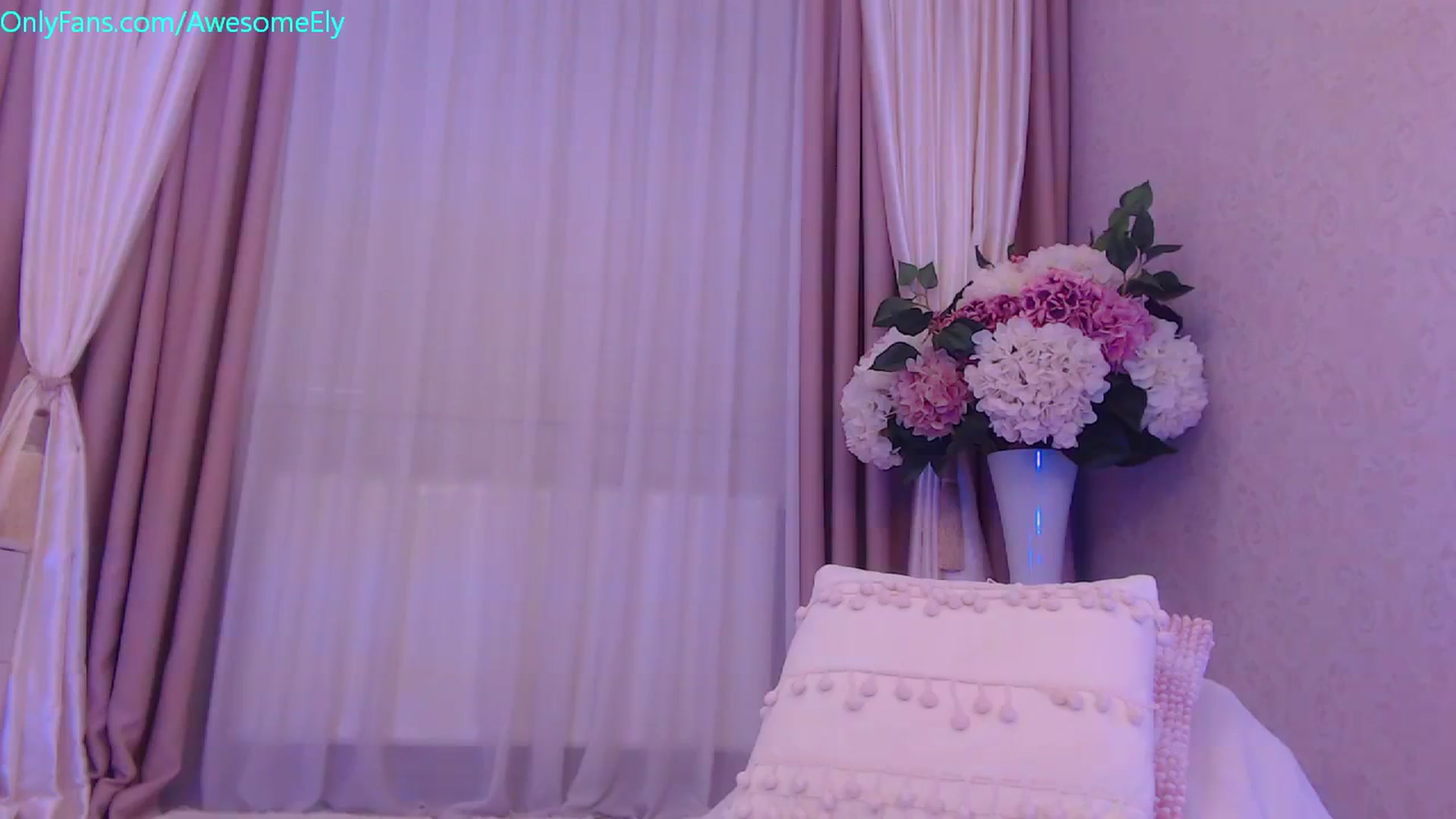 Gallery image thumbnail from AwesomeEly's myfreecams stream on, 02/16/2024, 08:46 image 20 of 20