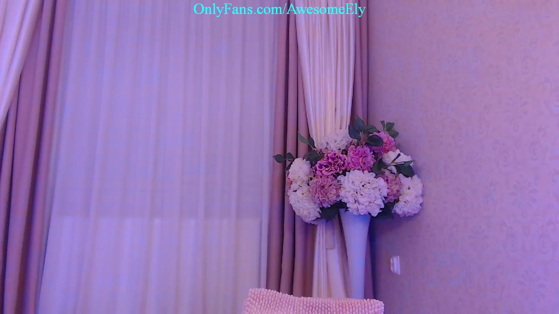 Gallery image thumbnail from AwesomeEly's myfreecams stream on, 03/07/2024, 12:52 image 11 of 20