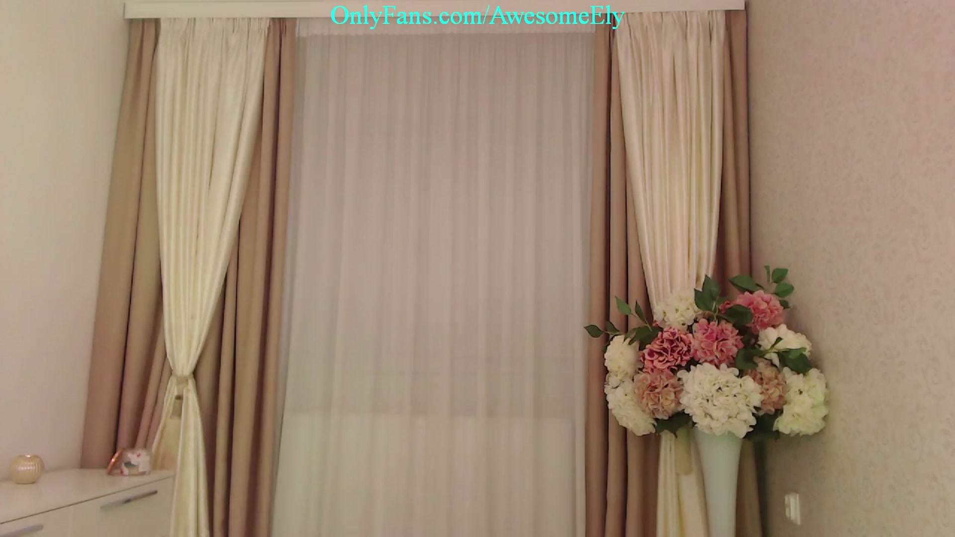 Gallery image thumbnail from AwesomeEly's myfreecams stream on, 03/08/2024, 13:50 image 3 of 20