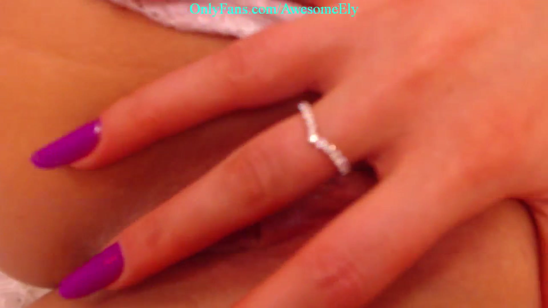 Gallery image thumbnail from AwesomeEly's myfreecams stream on, 03/12/2024, 12:31 image 4 of 20