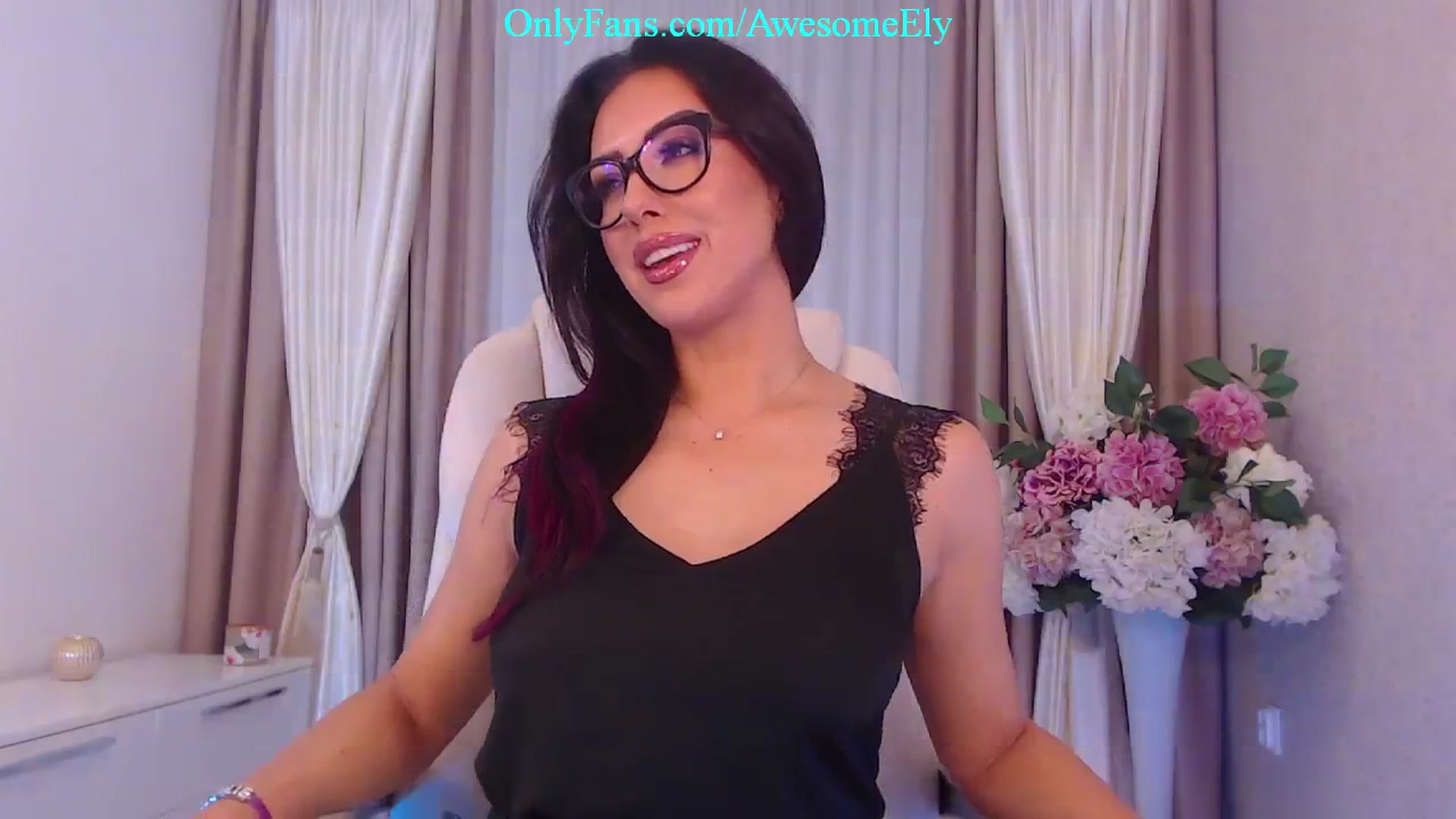 Gallery image thumbnail from AwesomeEly's myfreecams stream on, 03/23/2024, 08:57 image 5 of 20