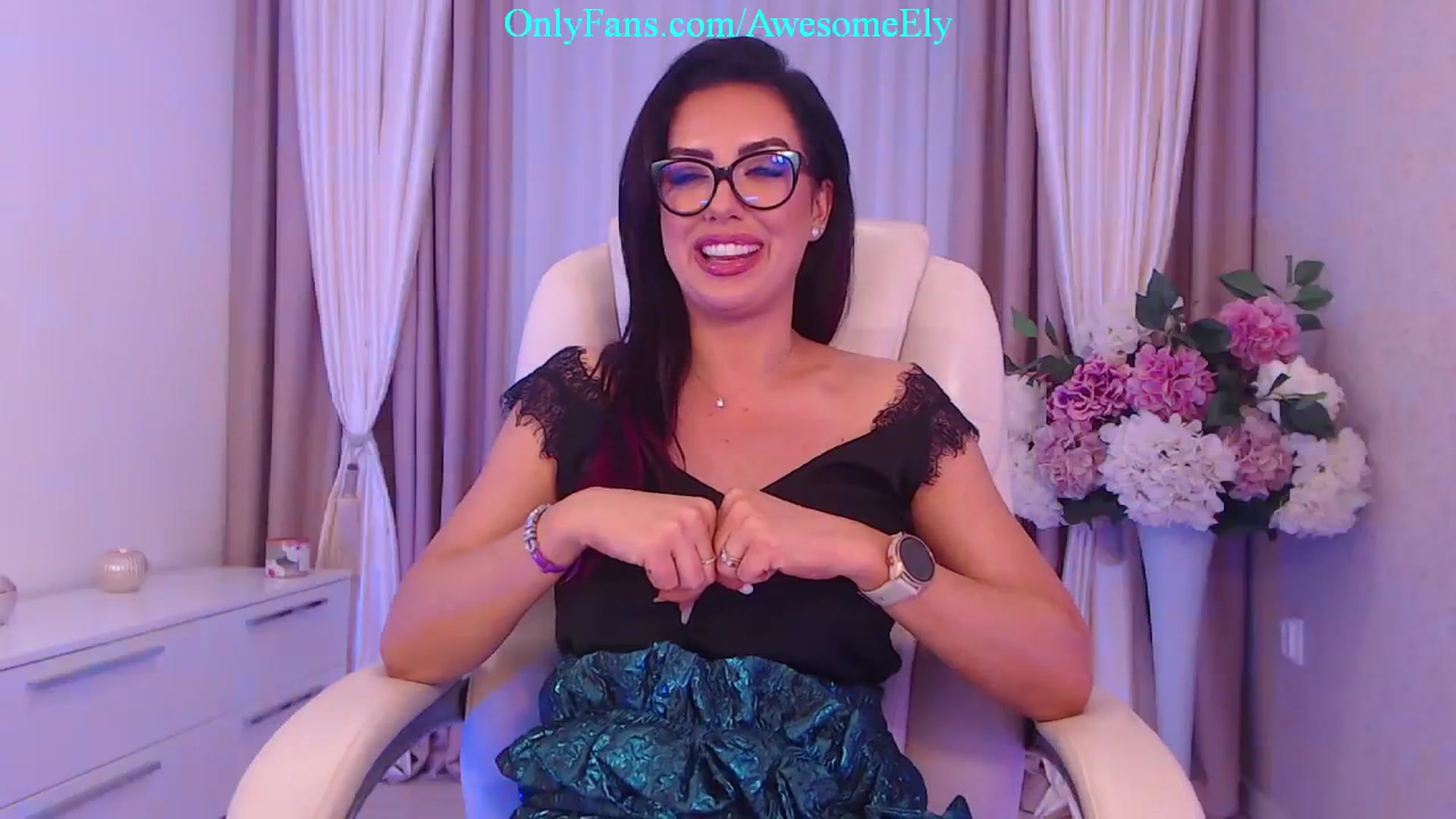 Gallery image thumbnail from AwesomeEly's myfreecams stream on, 03/23/2024, 10:58 image 17 of 20