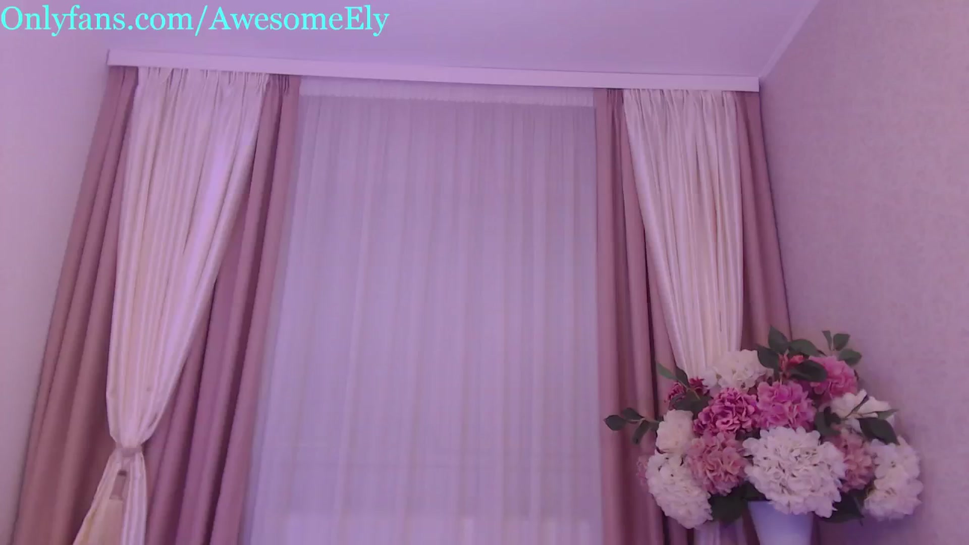 Gallery image thumbnail from AwesomeEly's myfreecams stream on, 04/25/2024, 15:43 image 5 of 20