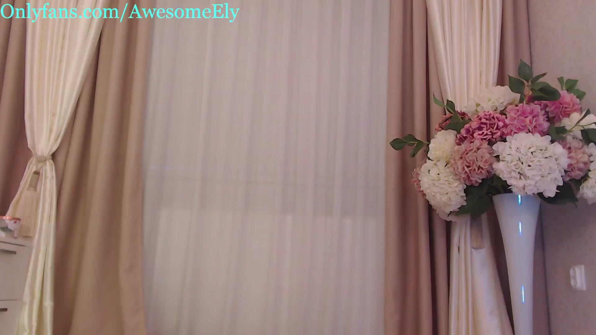 Gallery image thumbnail from AwesomeEly's myfreecams stream on, 04/26/2024, 12:00 image 18 of 20