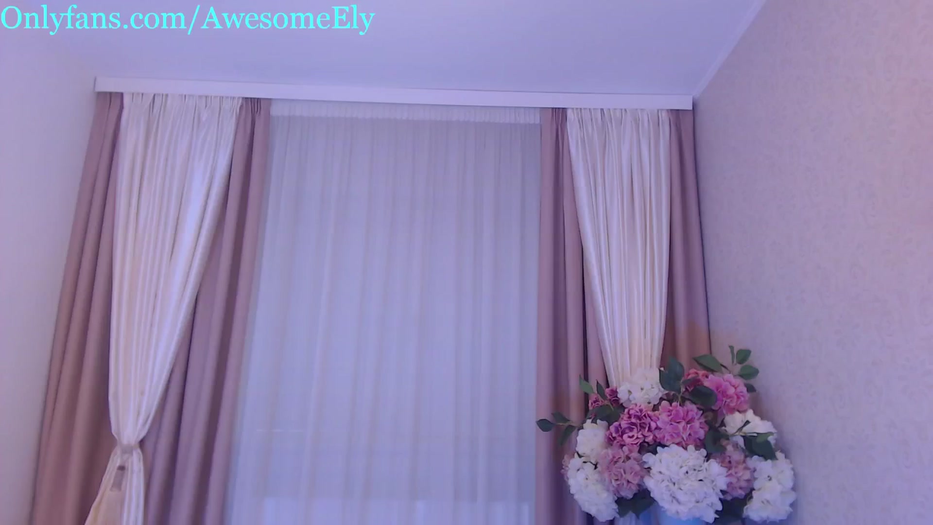Gallery image thumbnail from AwesomeEly's myfreecams stream on, 04/27/2024, 11:12 image 16 of 20