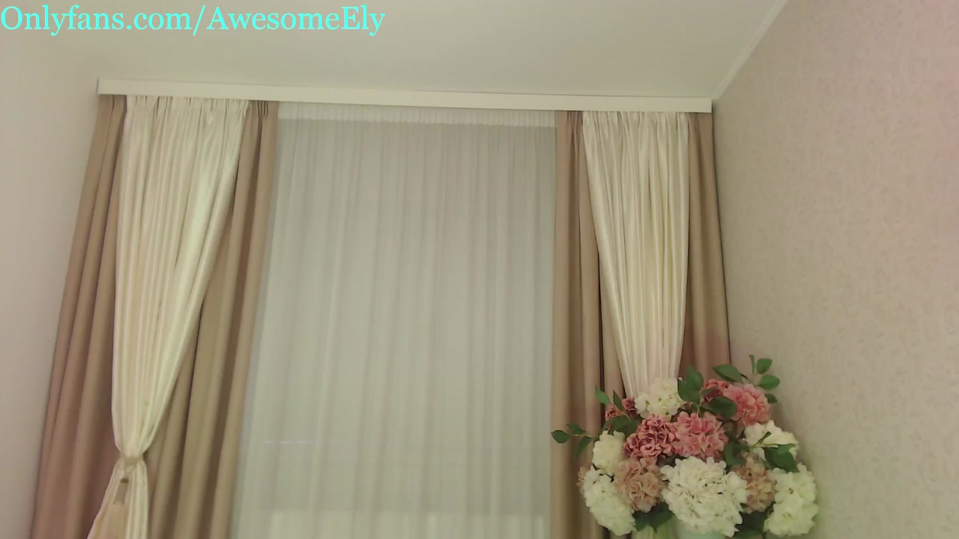 Gallery image thumbnail from AwesomeEly's myfreecams stream on, 04/27/2024, 11:12 image 7 of 20