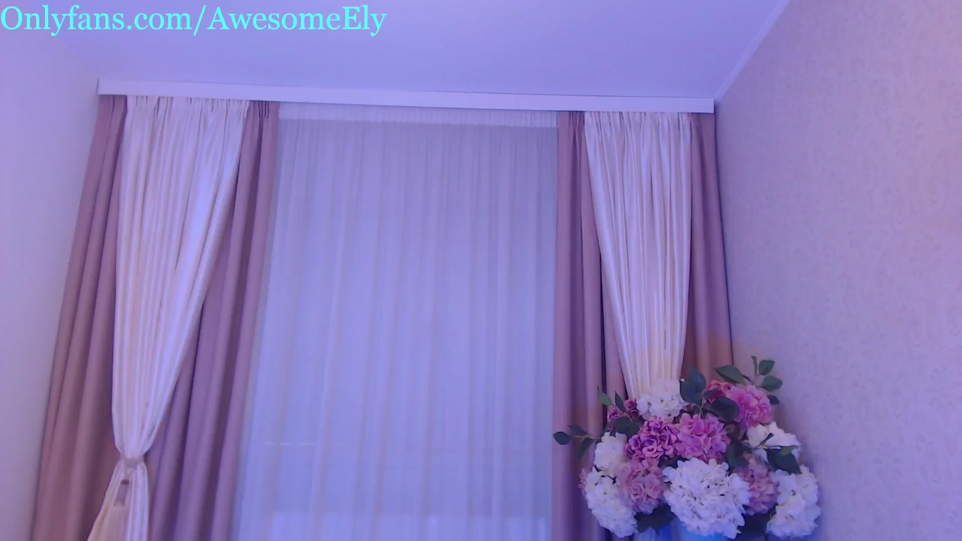 Gallery image thumbnail from AwesomeEly's myfreecams stream on, 04/27/2024, 11:12 image 15 of 20