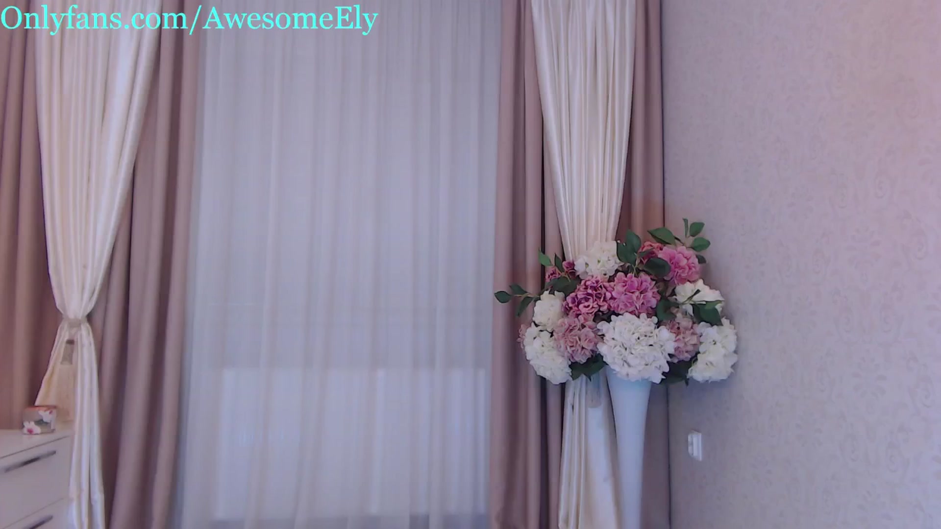 Gallery image thumbnail from AwesomeEly's myfreecams stream on, 04/27/2024, 13:35 image 7 of 20