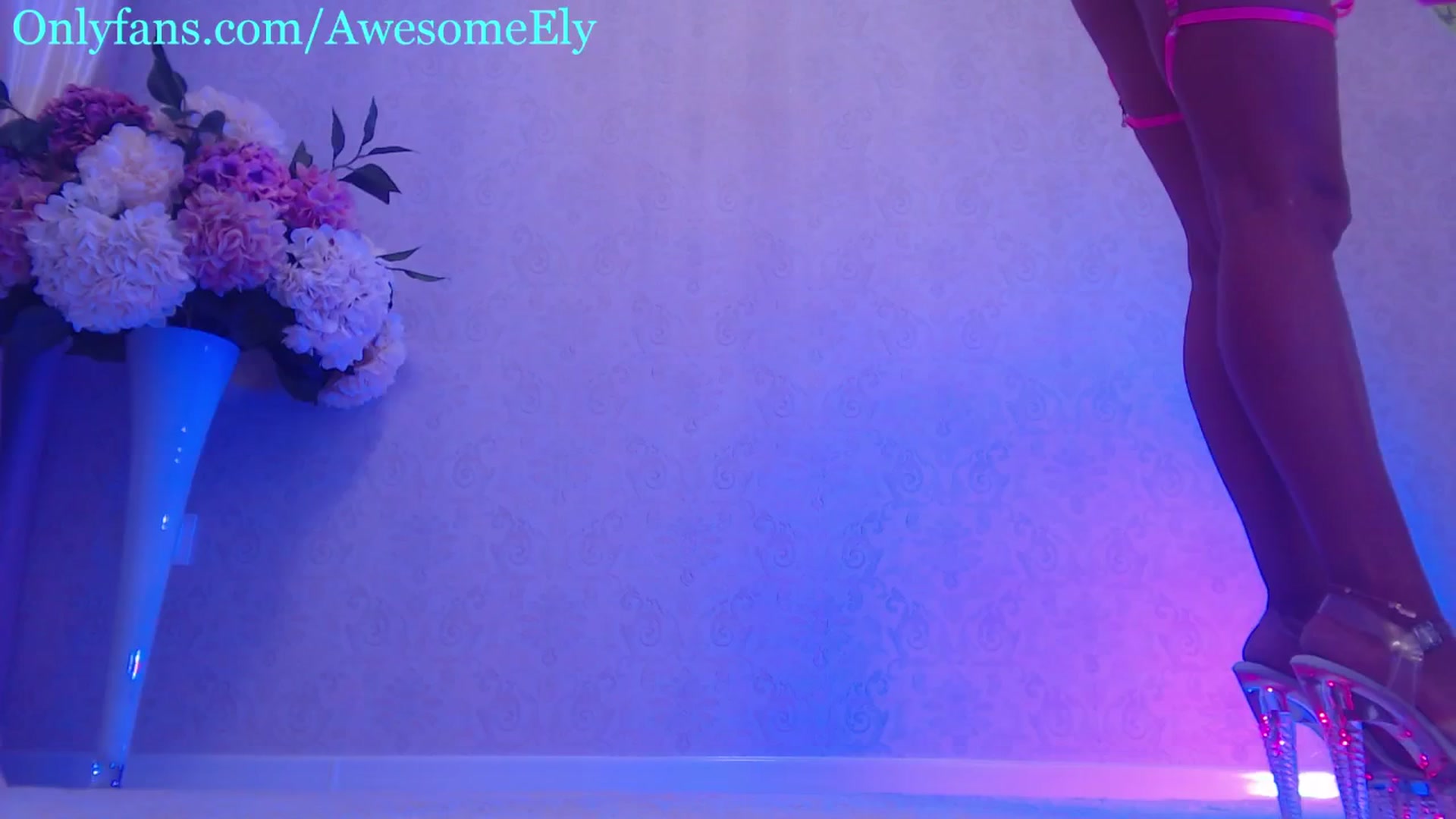 Gallery image thumbnail from AwesomeEly's myfreecams stream on, 06/13/2024, 13:52 image 4 of 20
