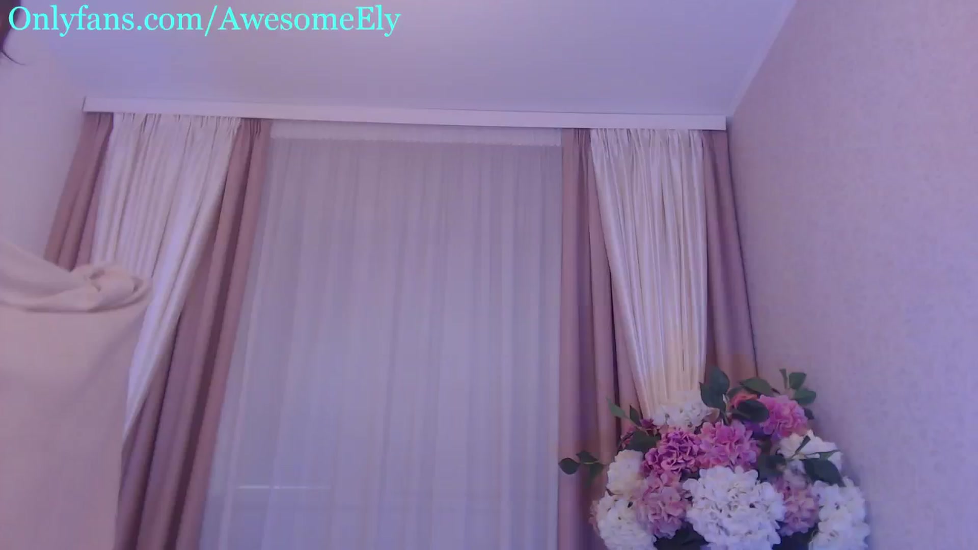 Gallery image thumbnail from AwesomeEly's myfreecams stream on, 07/04/2024, 12:41 image 8 of 20