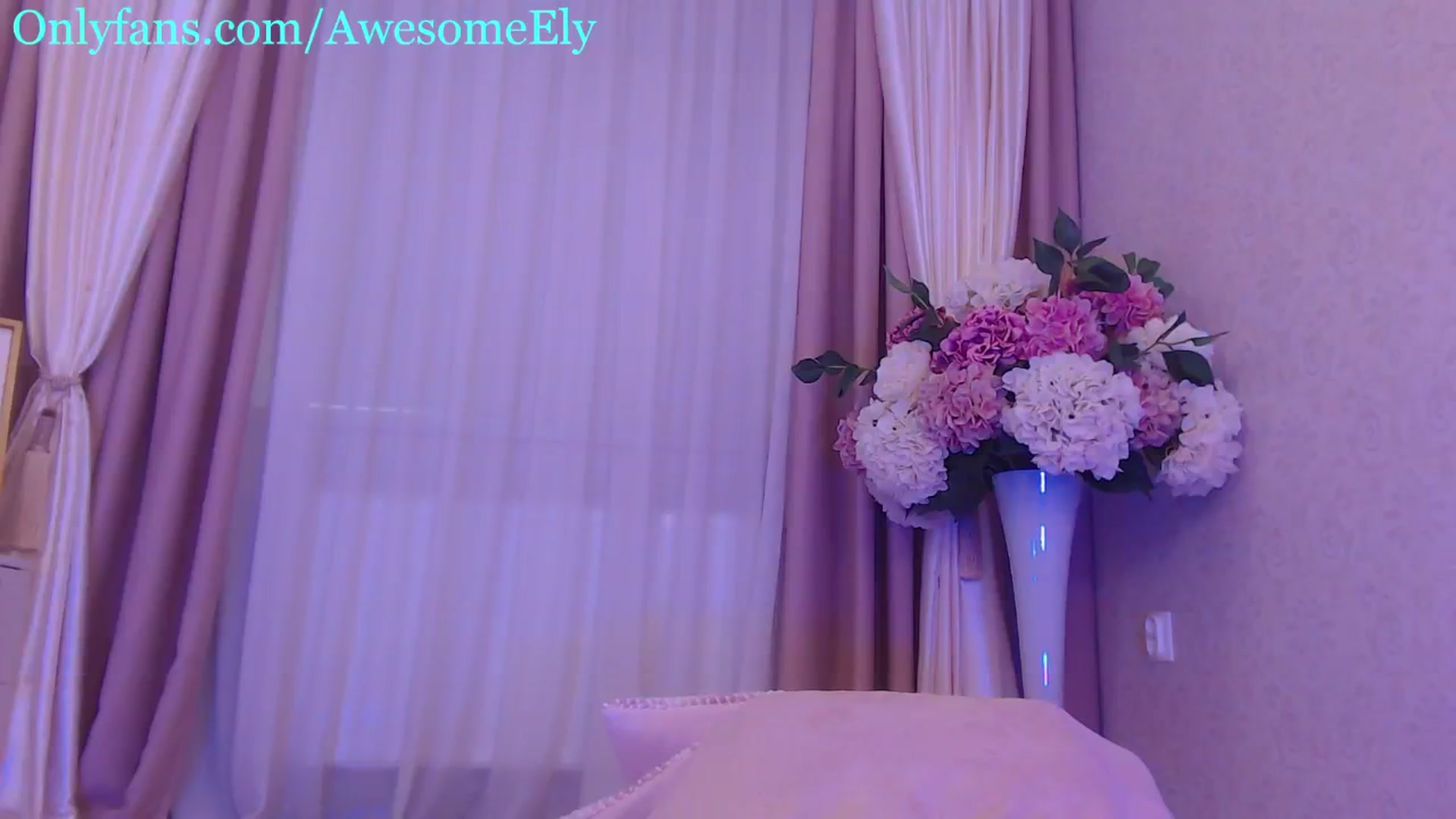 Gallery image thumbnail from AwesomeEly's myfreecams stream on, 08/05/2024, 14:02 image 14 of 20