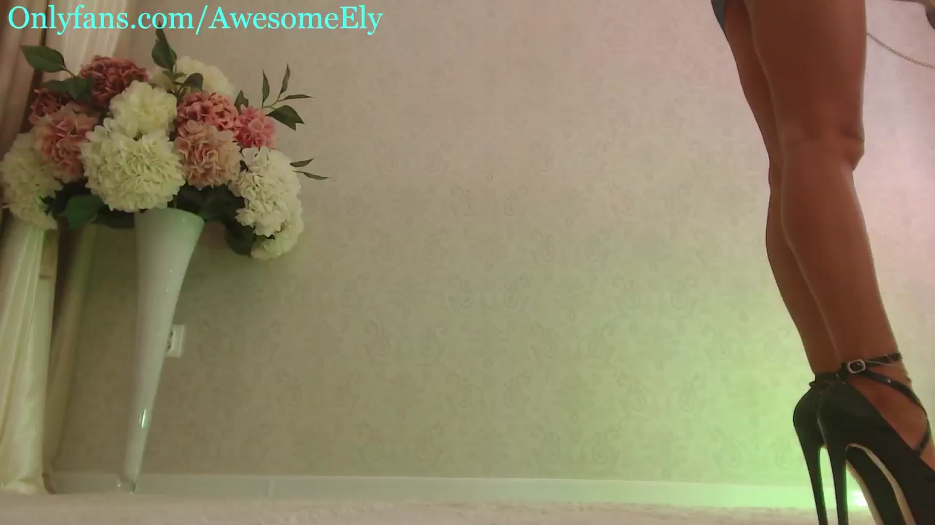 Gallery image thumbnail from AwesomeEly's myfreecams stream on, 08/06/2024, 12:08 image 6 of 20