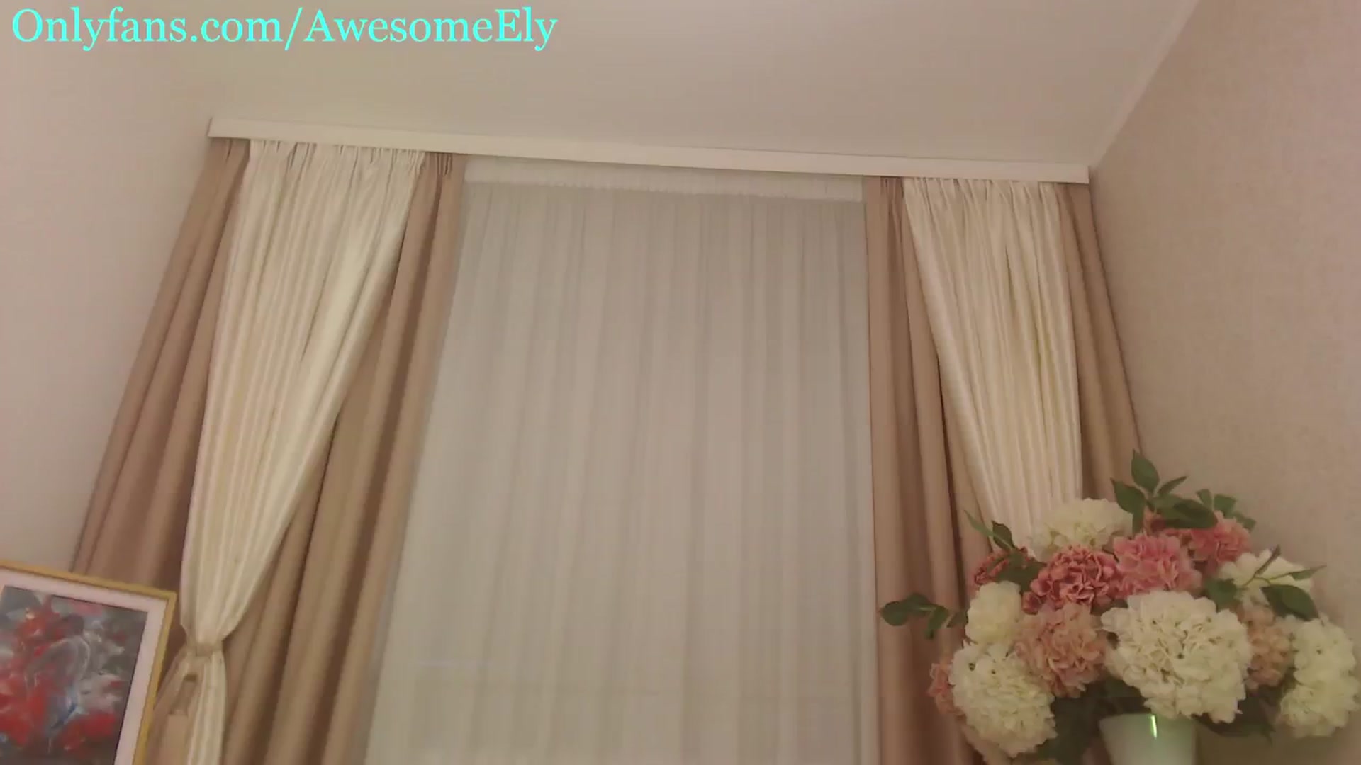 Gallery image thumbnail from AwesomeEly's myfreecams stream on, 08/10/2024, 14:41 image 13 of 20