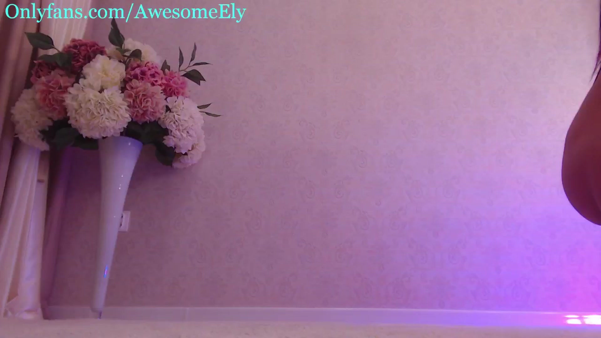 Gallery image thumbnail from AwesomeEly's myfreecams stream on, 08/10/2024, 14:41 image 5 of 20