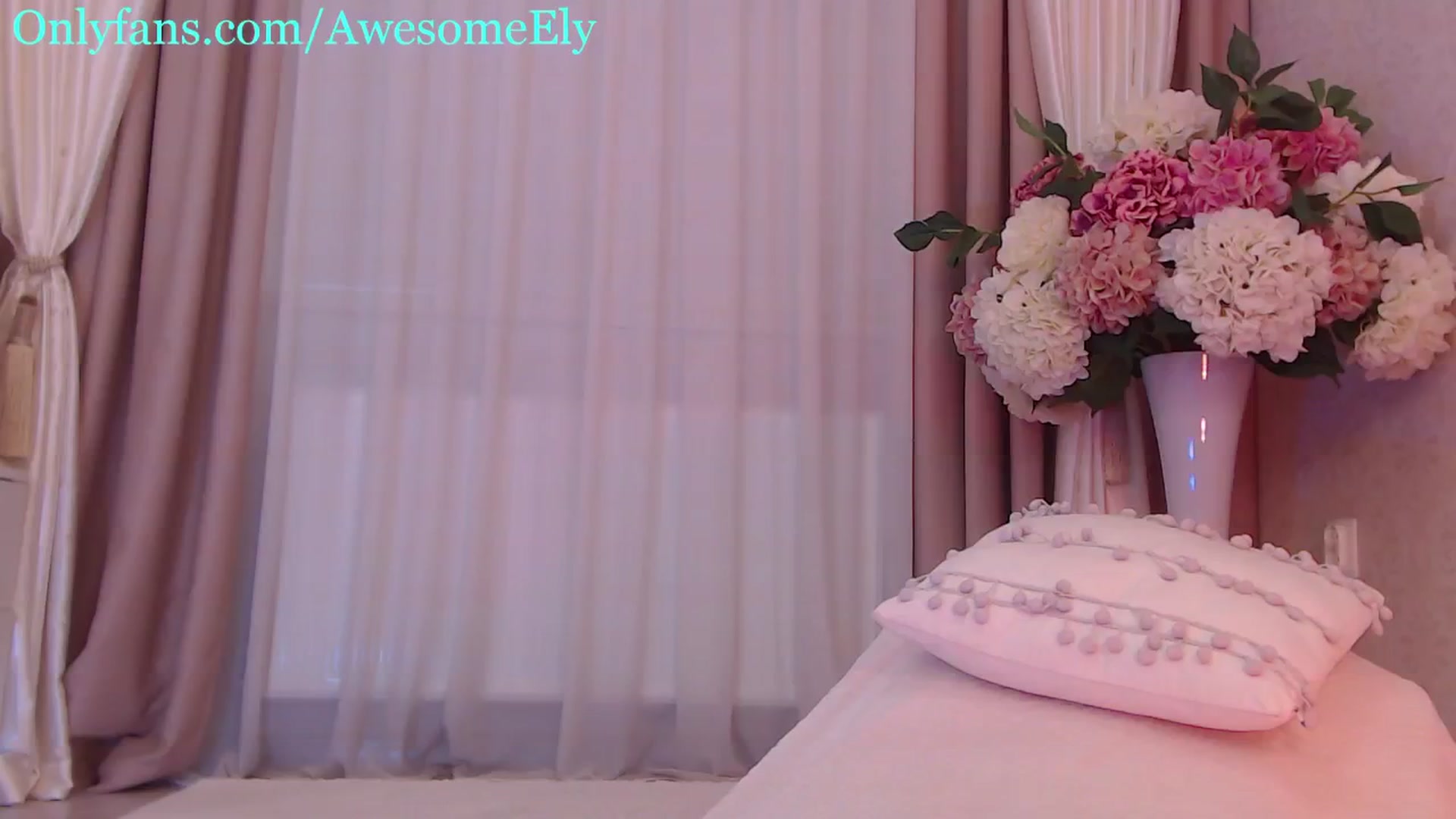 Gallery image thumbnail from AwesomeEly's myfreecams stream on, 08/15/2024, 14:44 image 11 of 20