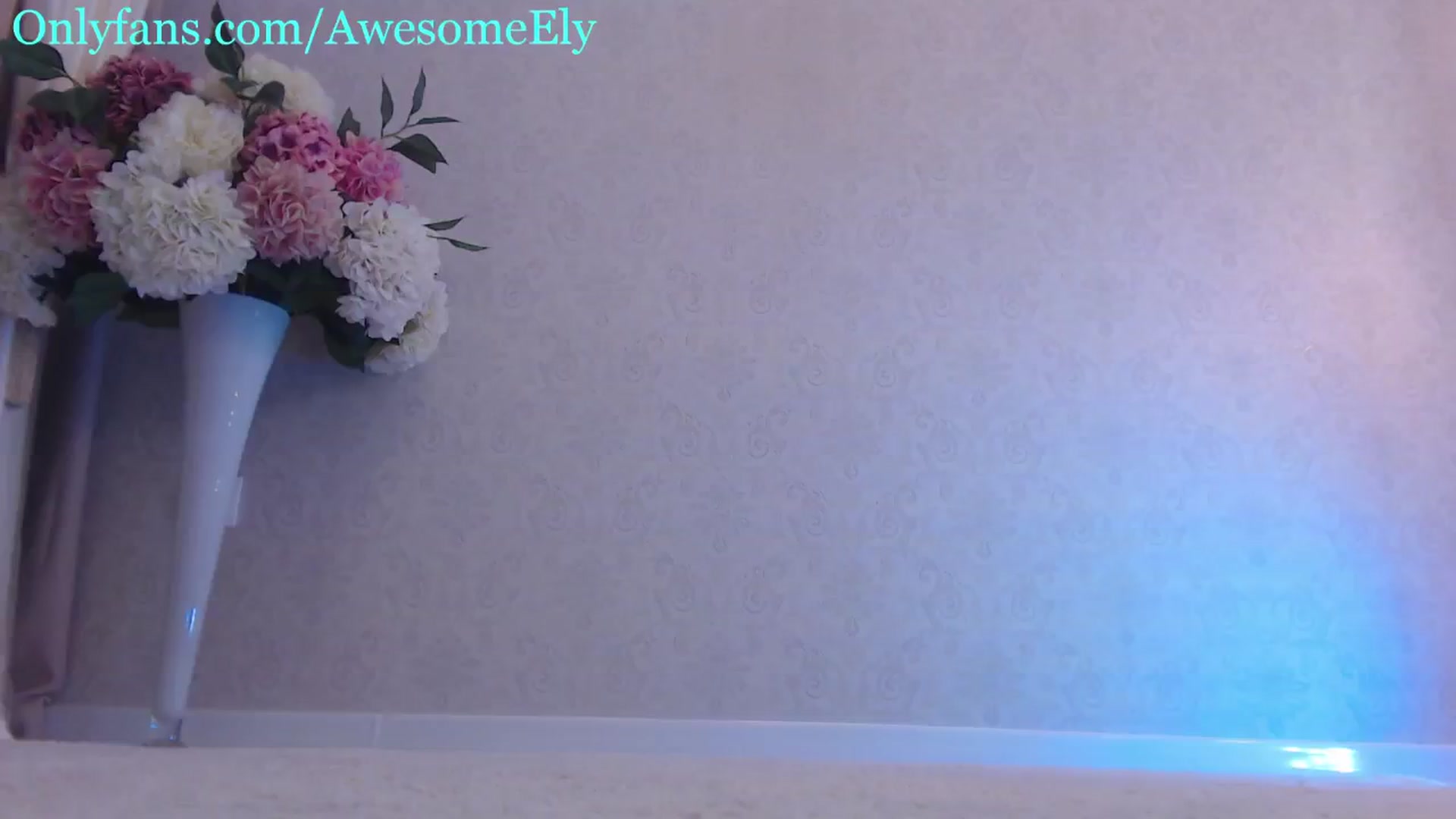 Gallery image thumbnail from AwesomeEly's myfreecams stream on, 09/06/2024, 15:43 image 12 of 20