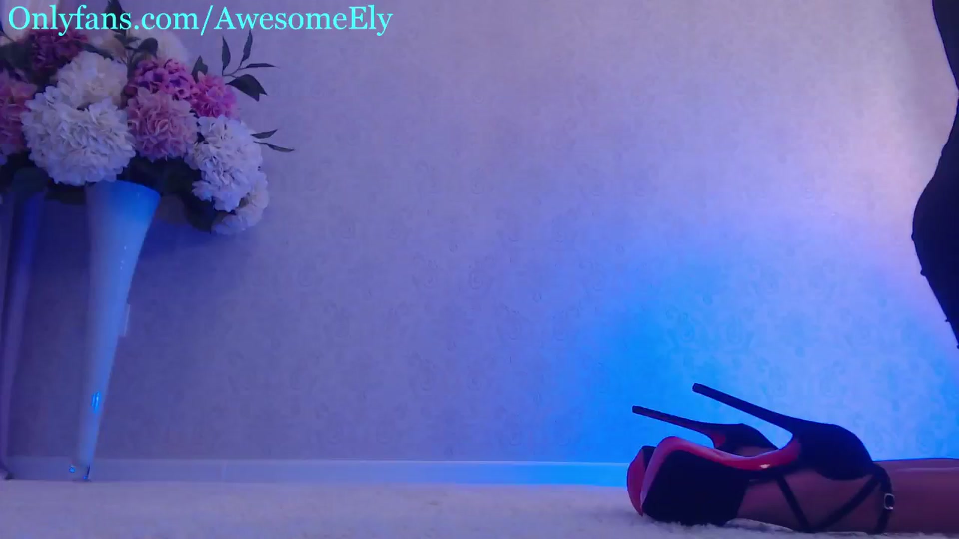 Gallery image thumbnail from AwesomeEly's myfreecams stream on, 10/22/2024, 14:22 image 6 of 20