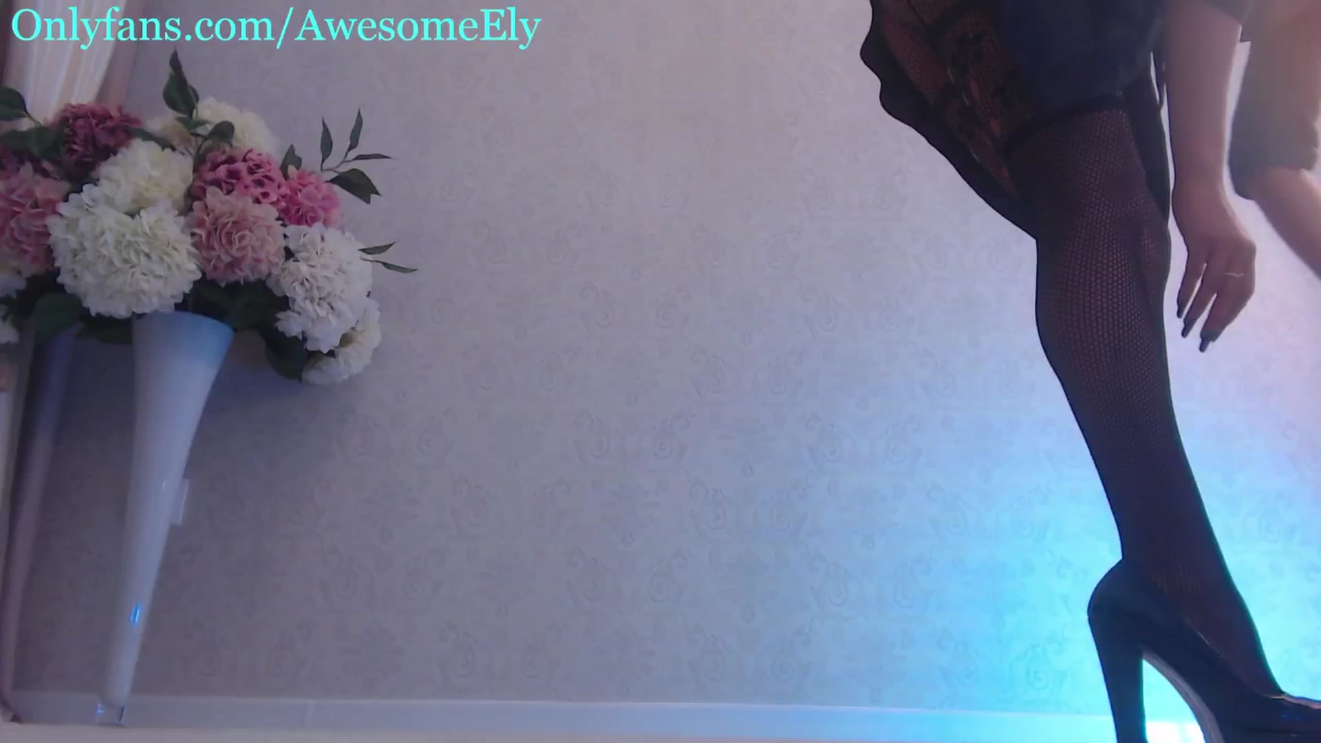 Gallery image thumbnail from AwesomeEly's myfreecams stream on, 11/11/2024, 15:13 image 7 of 20