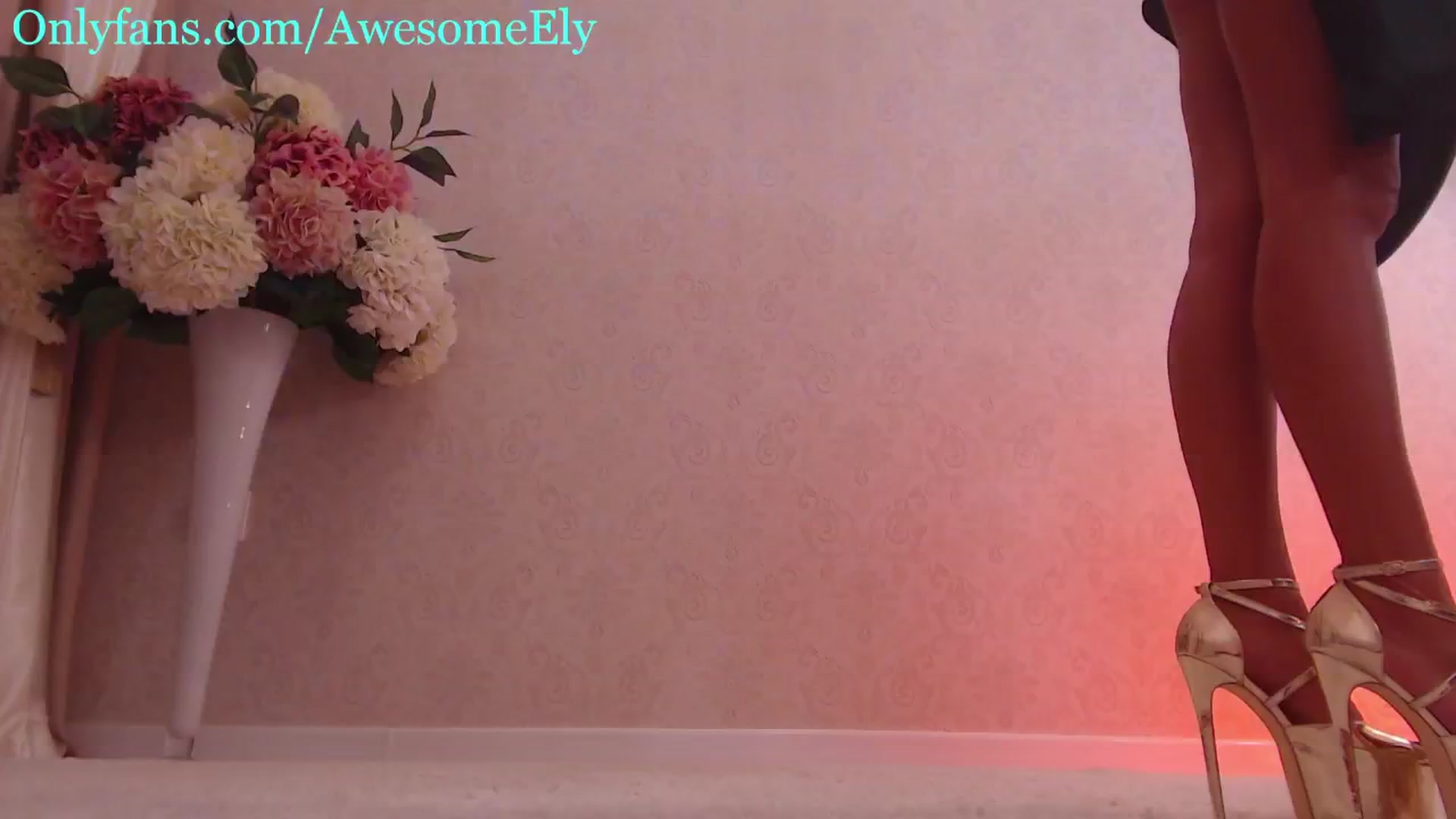 Gallery image thumbnail from AwesomeEly's myfreecams stream on, 11/13/2024, 17:09 image 7 of 20