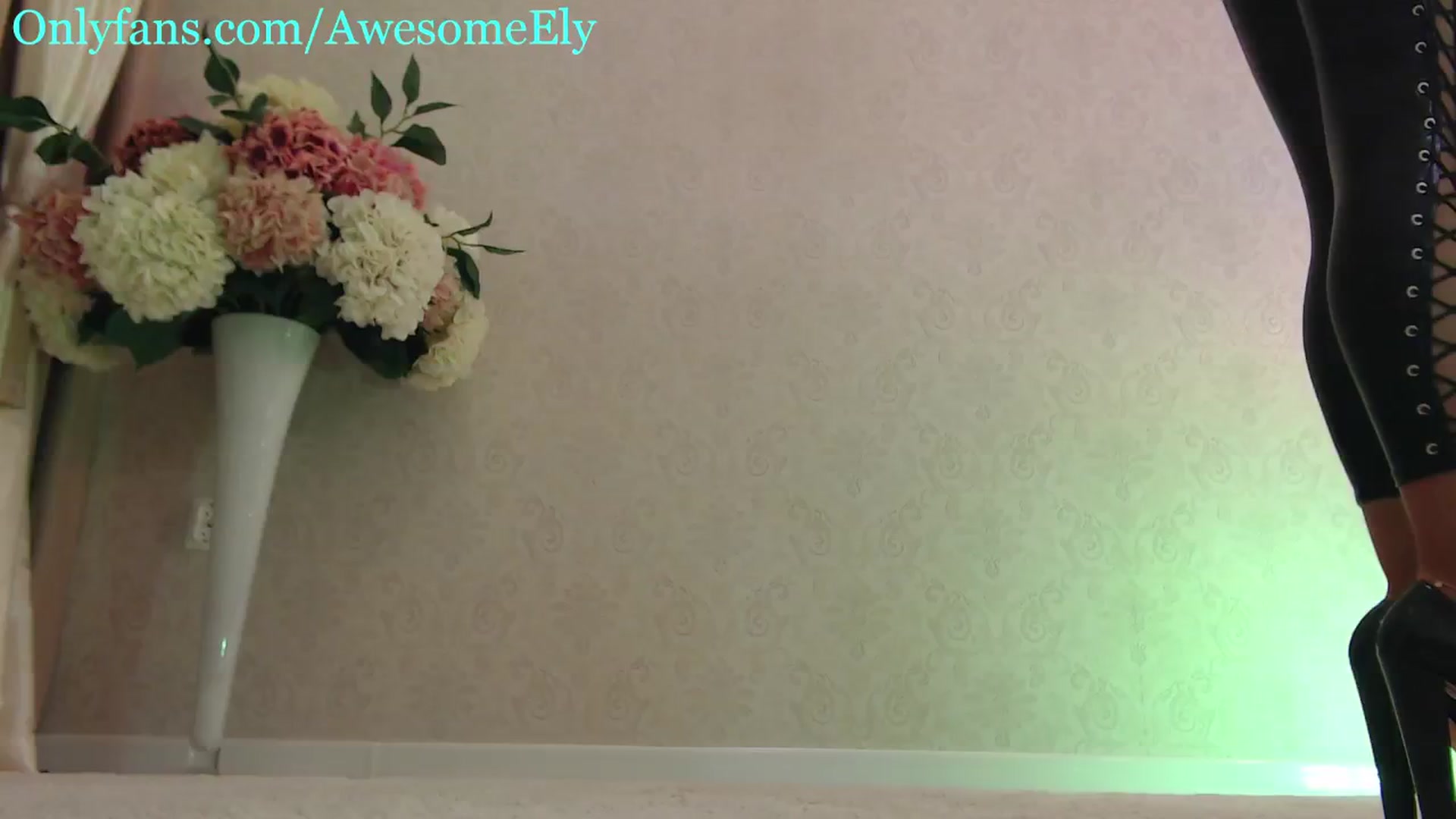Gallery image thumbnail from AwesomeEly's myfreecams stream on, 02/06/2025, 16:51 image 4 of 20