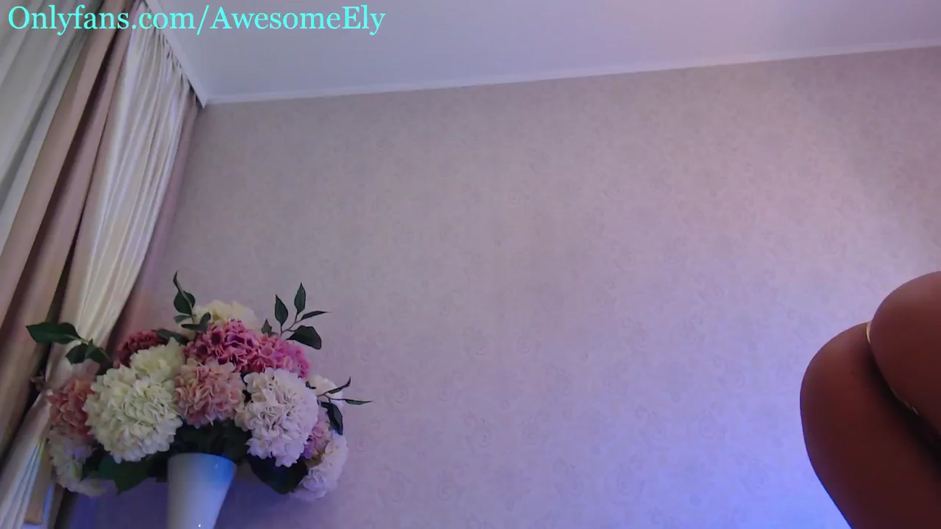 Gallery image thumbnail from AwesomeEly's myfreecams stream on, 02/18/2025, 17:23 image 14 of 20