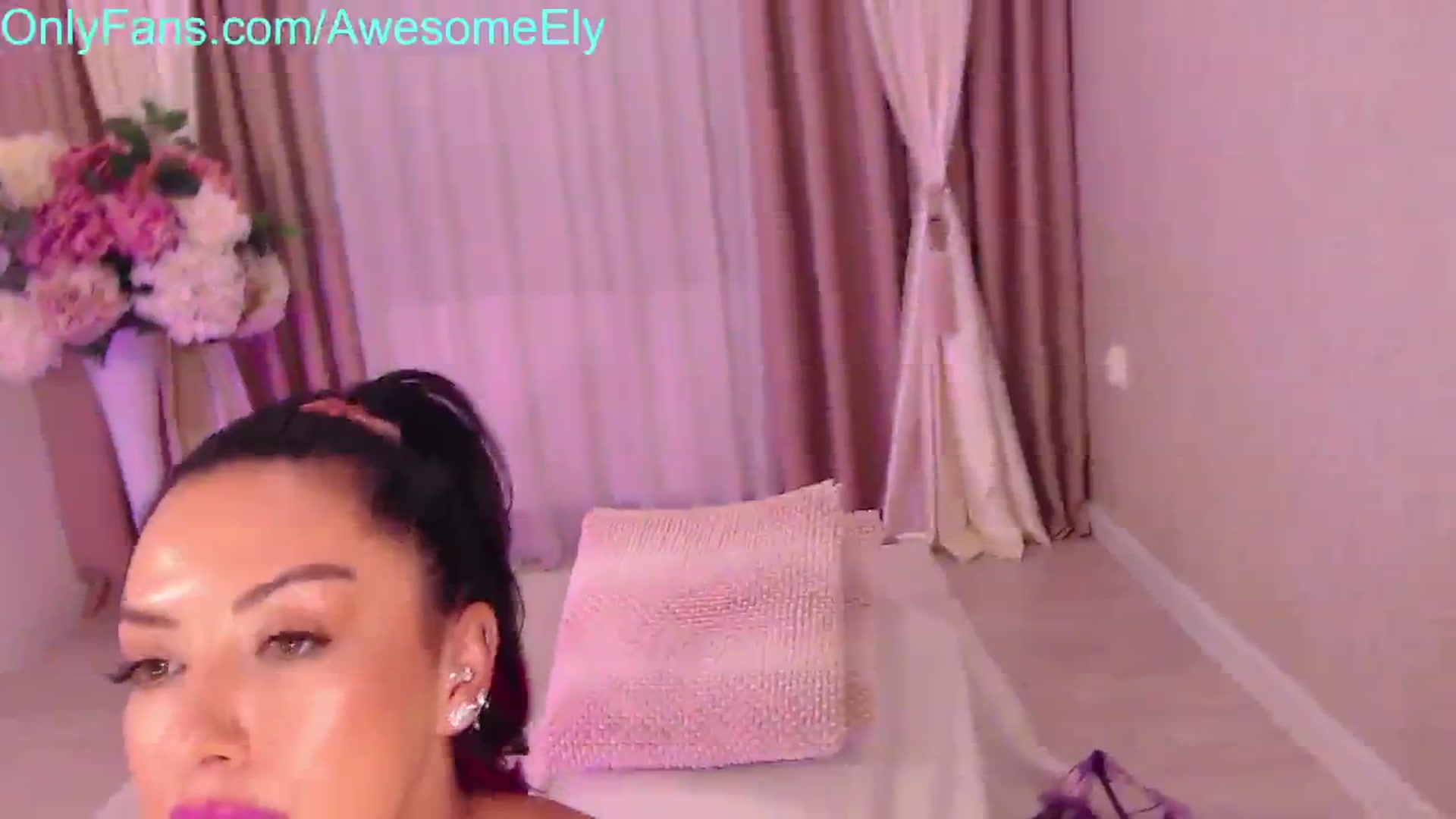 Gallery image thumbnail from AwesomeEly's myfreecams stream on, 06/27/2025, 21:17 image 17 of 20
