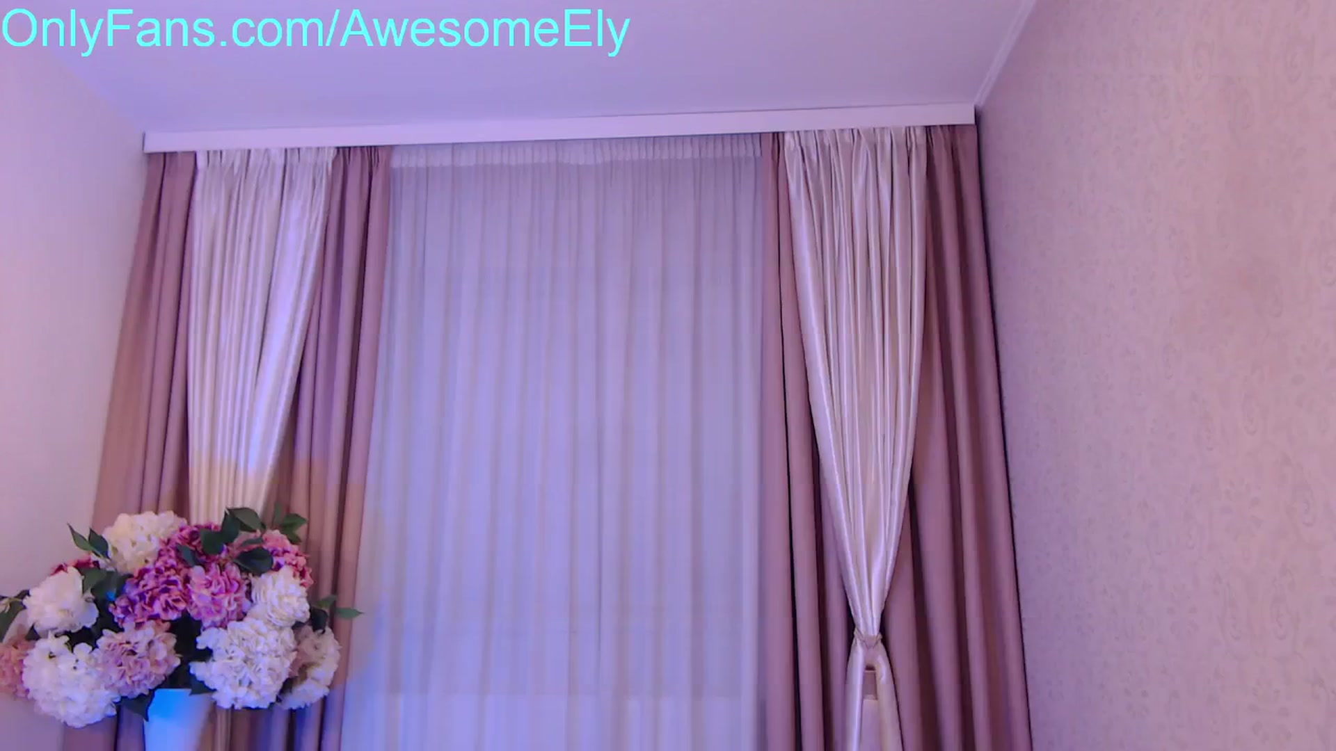 Gallery image thumbnail from AwesomeEly's myfreecams stream on, 09/28/2025, 01:10 image 20 of 20