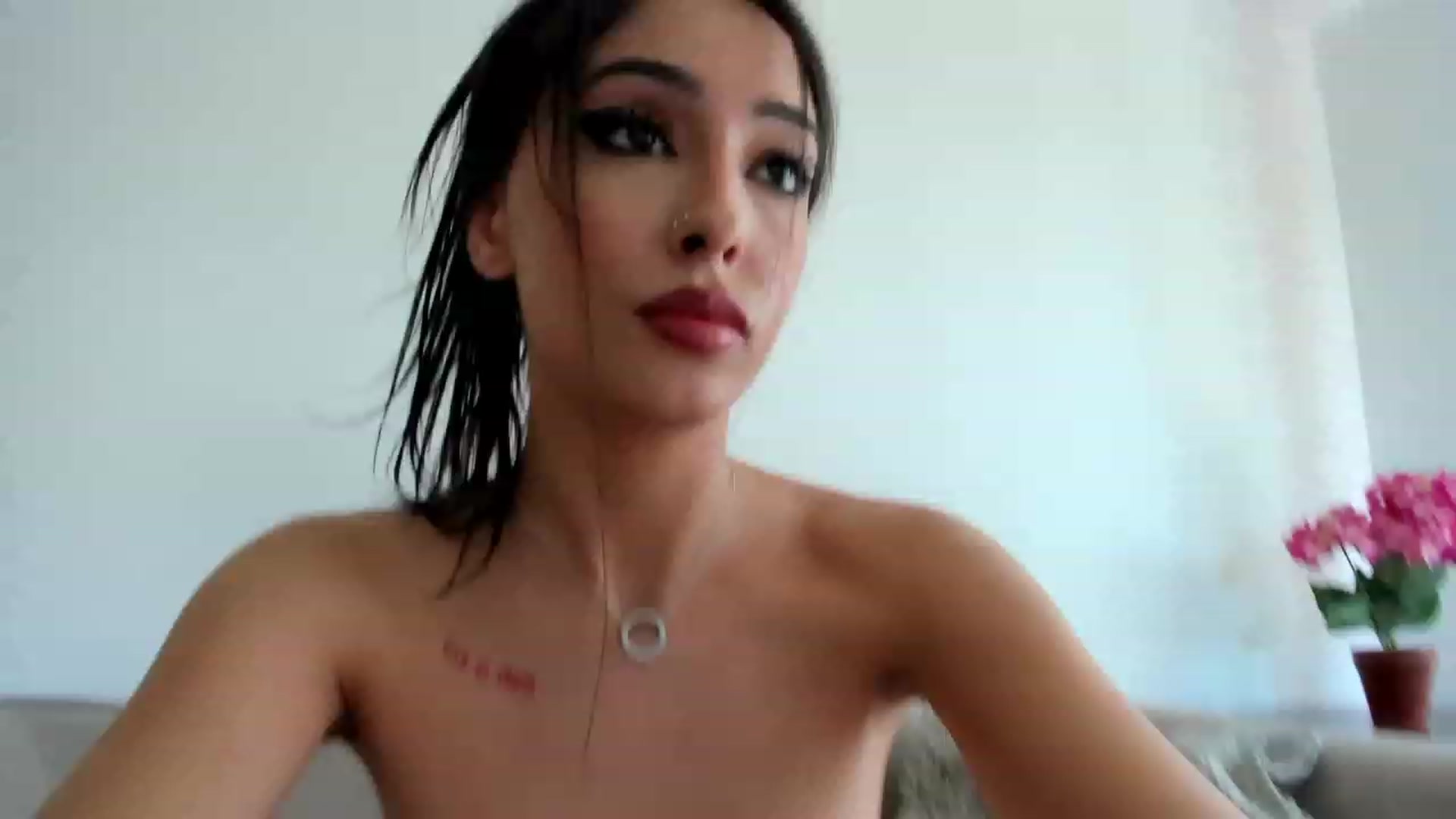 Gallery image thumbnail from AwesomeJolie's myfreecams stream on, 05/31/2023, 11:34 image 1 of 20