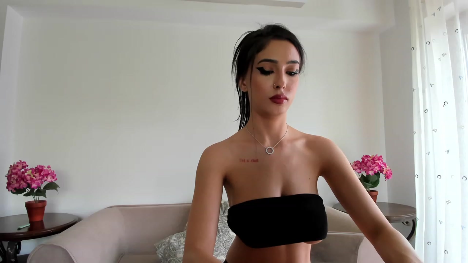 Gallery image thumbnail from AwesomeJolie's myfreecams stream on, 05/31/2023, 12:47 image 12 of 20