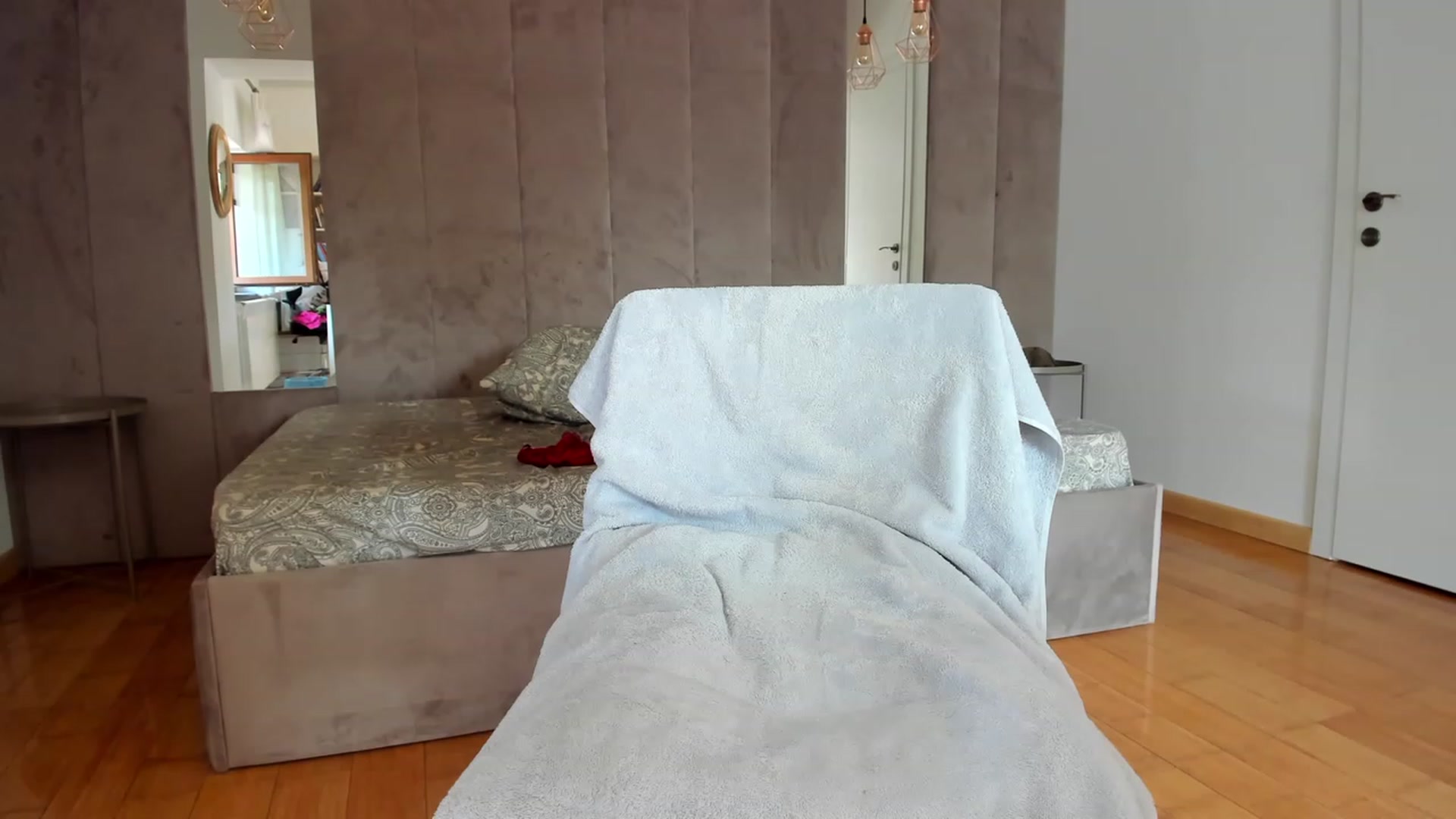 Gallery image thumbnail from AwesomeJolie's myfreecams stream on, 08/24/2023, 12:24 image 7 of 20