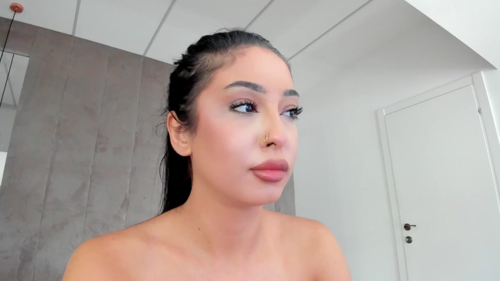Gallery image thumbnail from AwesomeJolie's myfreecams stream on, 06/24/2024, 11:14 image 9 of 20