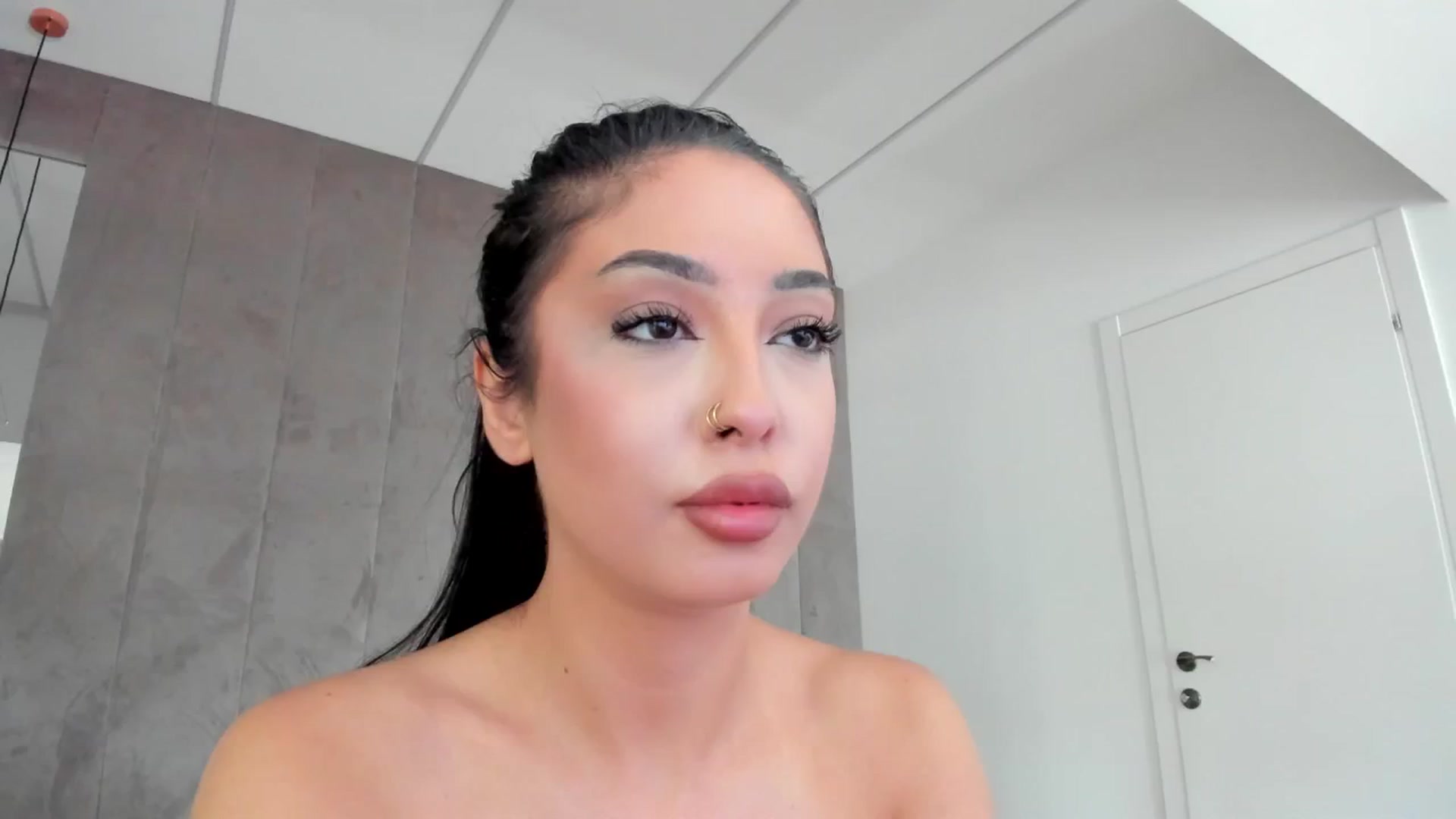 Gallery image thumbnail from AwesomeJolie's myfreecams stream on, 06/24/2024, 11:14 image 8 of 20