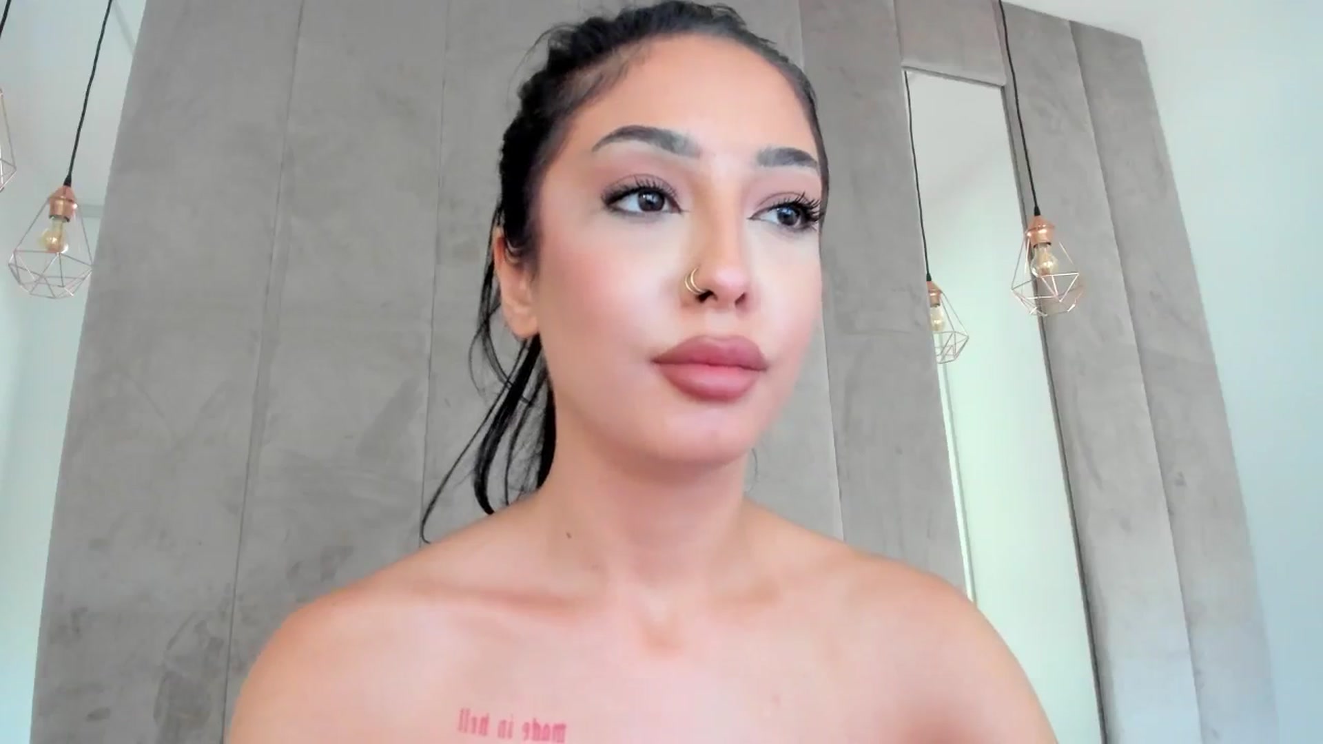 Gallery image thumbnail from AwesomeJolie's myfreecams stream on, 06/24/2024, 14:31 image 7 of 20