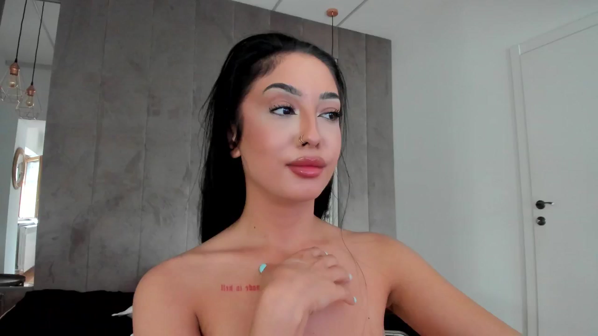 Gallery image thumbnail from AwesomeJolie's myfreecams stream on, 06/29/2024, 15:01 image 7 of 20