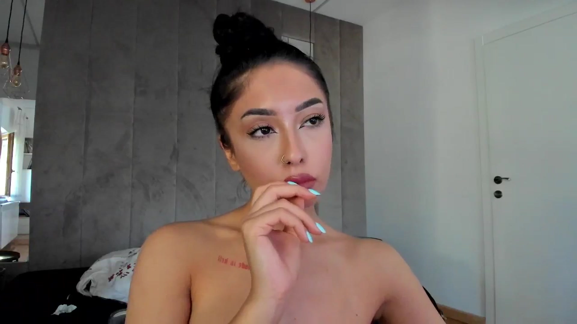 Gallery image thumbnail from AwesomeJolie's myfreecams stream on, 07/14/2024, 15:01 image 19 of 20