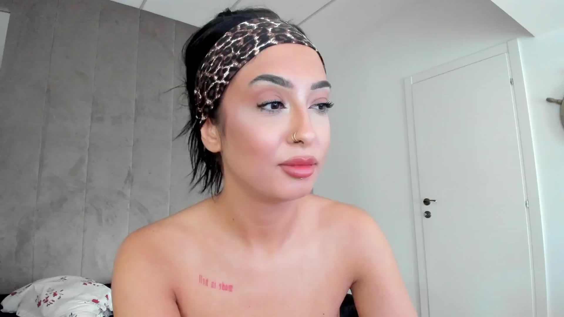 Gallery image thumbnail from AwesomeJolie's myfreecams stream on, 07/19/2024, 14:38 image 11 of 20
