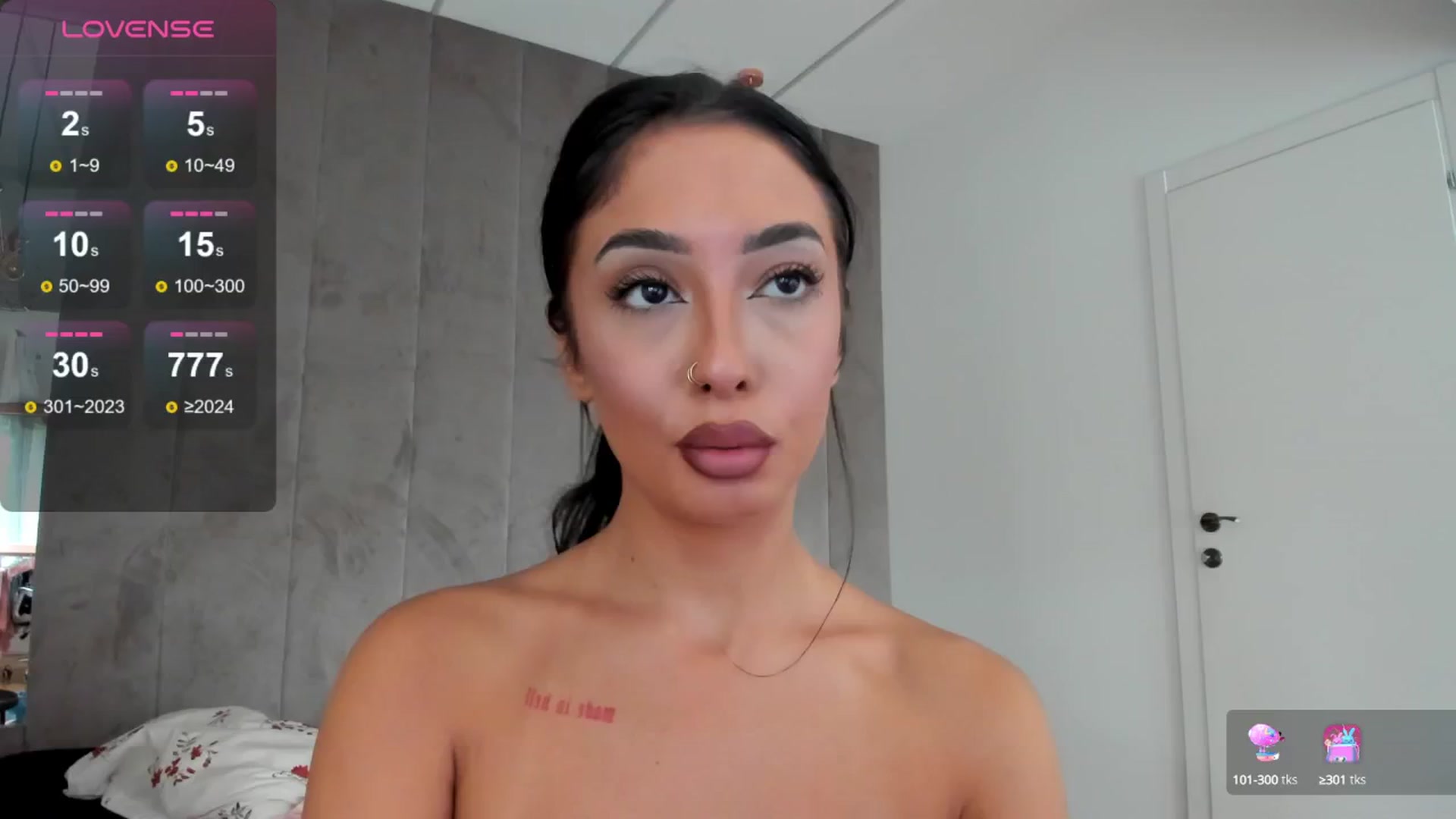 Gallery image thumbnail from AwesomeJolie's myfreecams stream on, 08/21/2024, 11:10 image 7 of 20