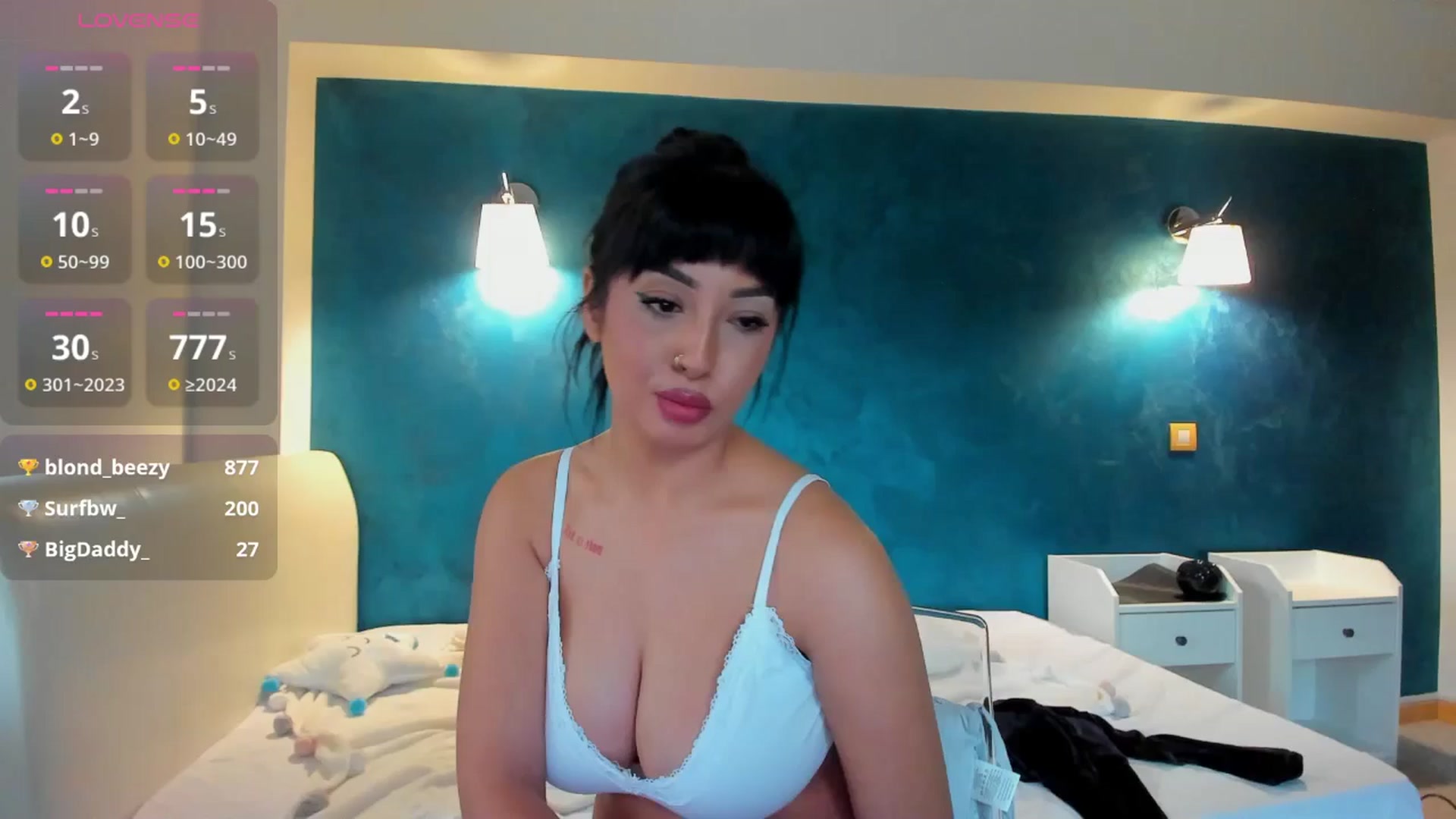 Gallery image thumbnail from AwesomeJolie's myfreecams stream on, 11/28/2024, 12:21 image 14 of 20
