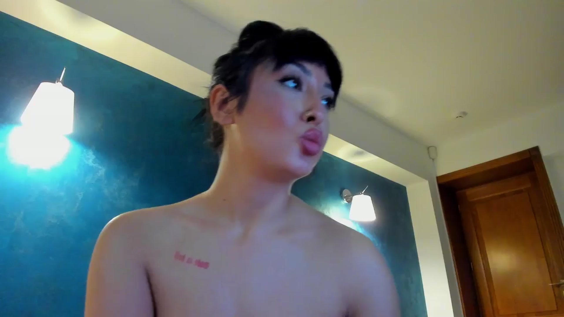Gallery image thumbnail from AwesomeJolie's myfreecams stream on, 11/29/2024, 12:37 image 17 of 20