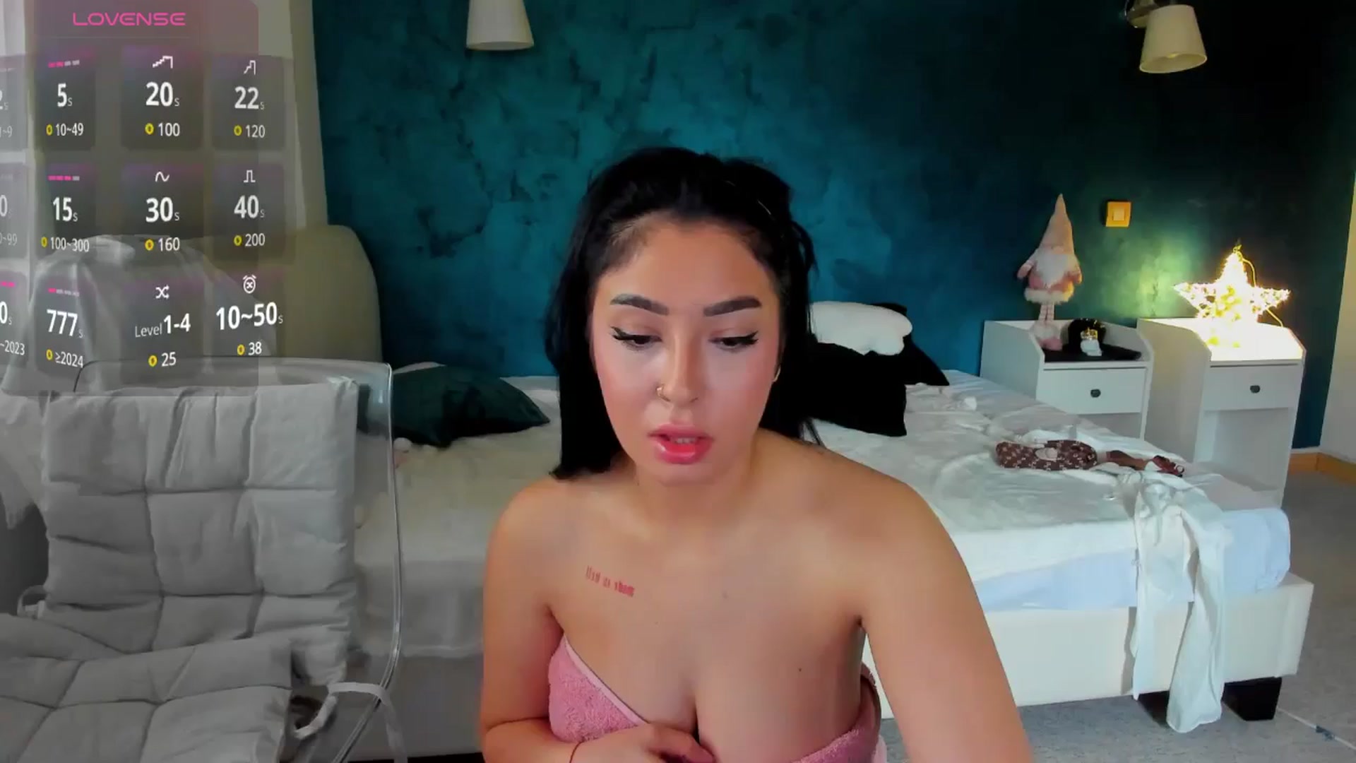 Gallery image thumbnail from AwesomeJolie's myfreecams stream on, 03/18/2025, 07:56 image 1 of 20