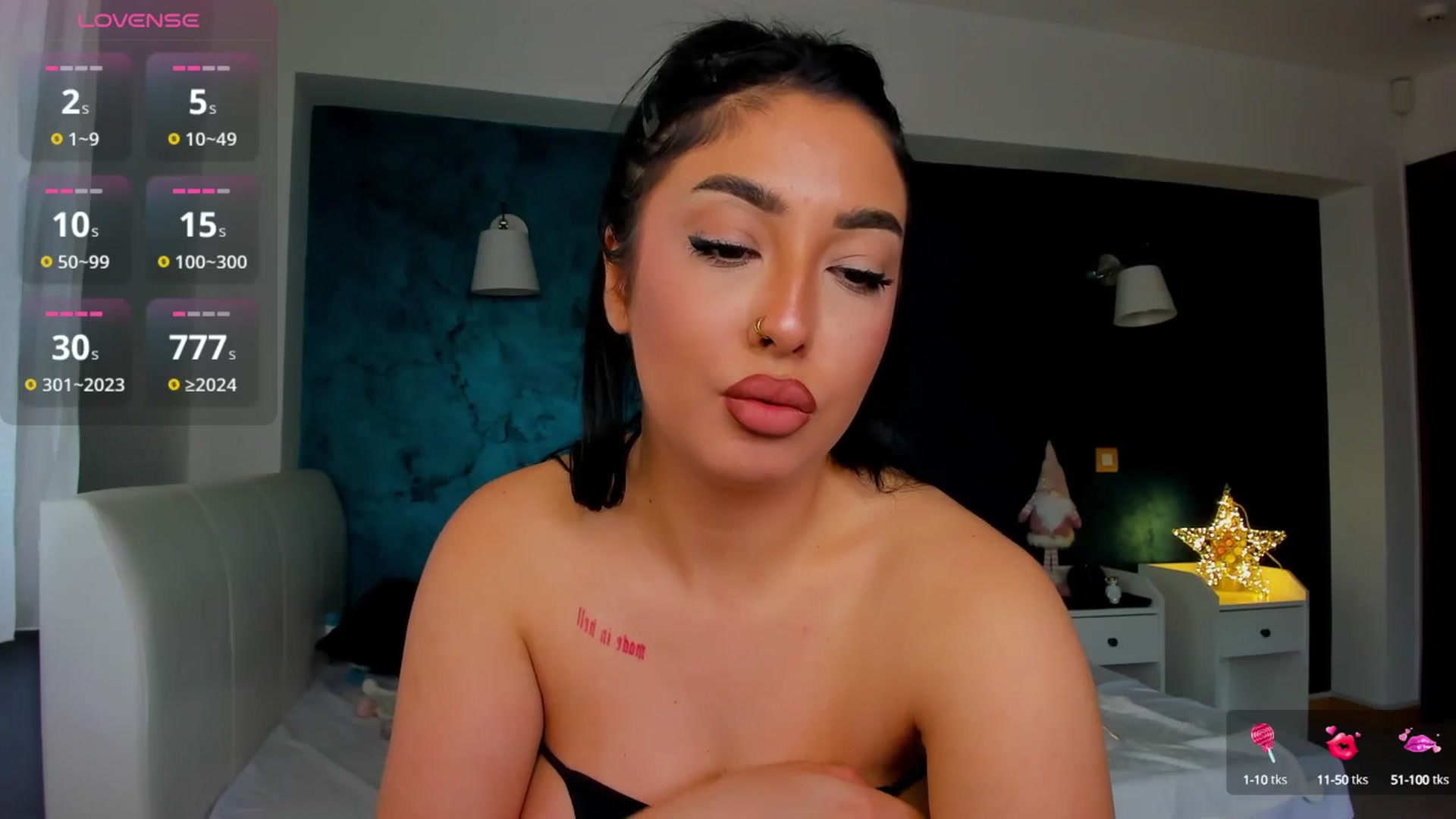 Gallery image thumbnail from AwesomeJolie's myfreecams stream on, 03/26/2025, 15:43 image 3 of 20
